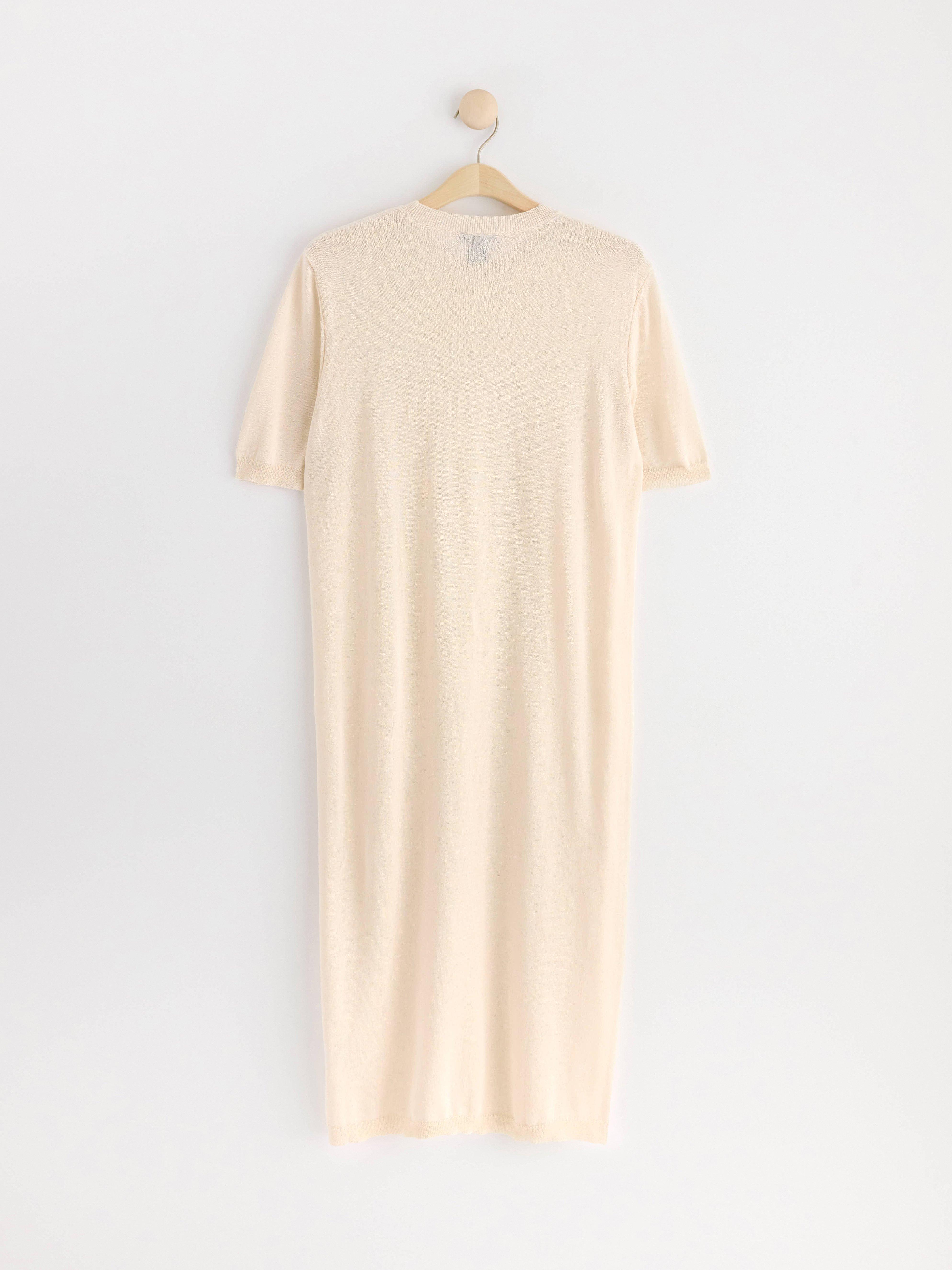 Knitted short sleeve dress beige