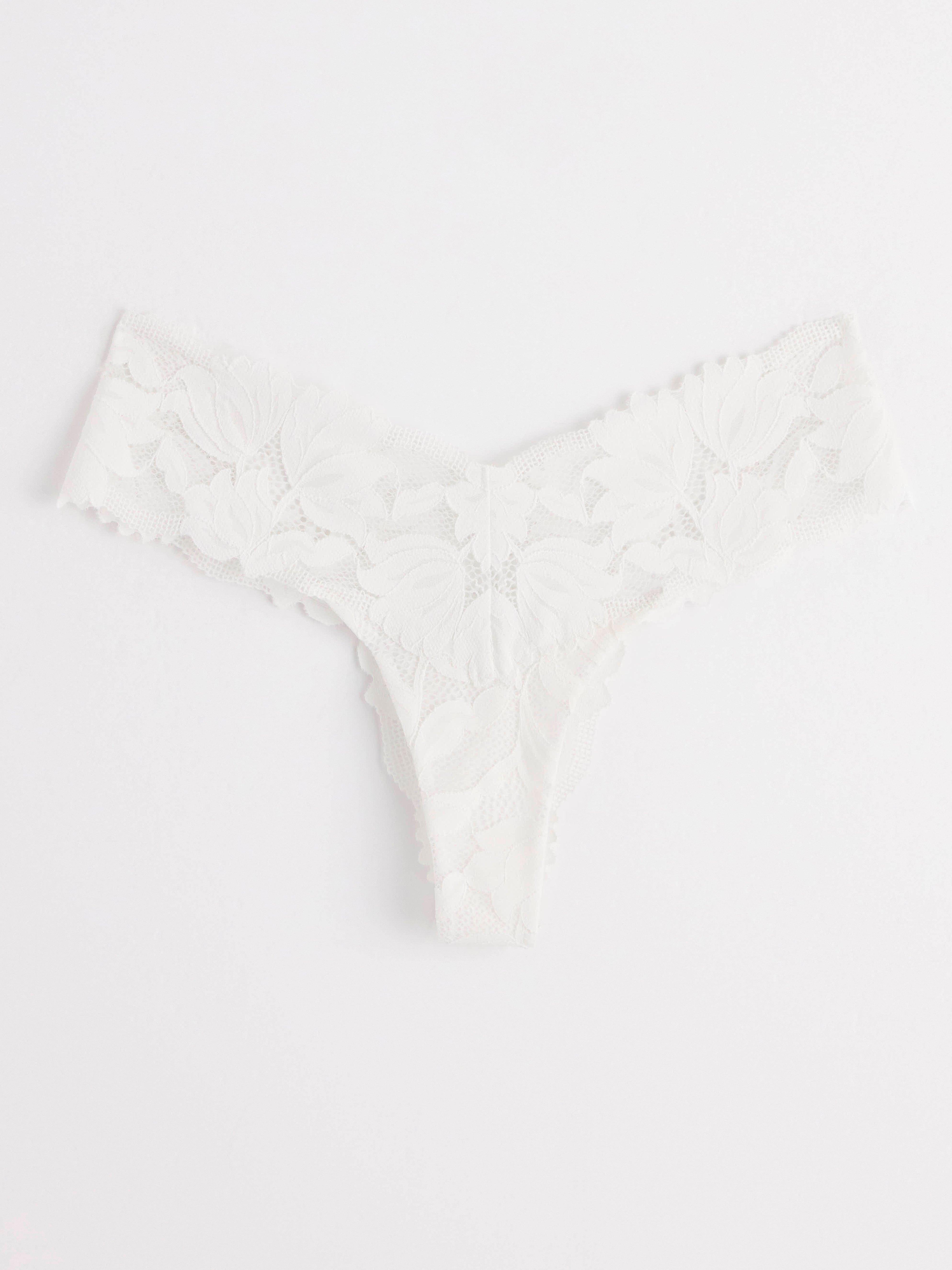 Thong low waist with mesh and lace White