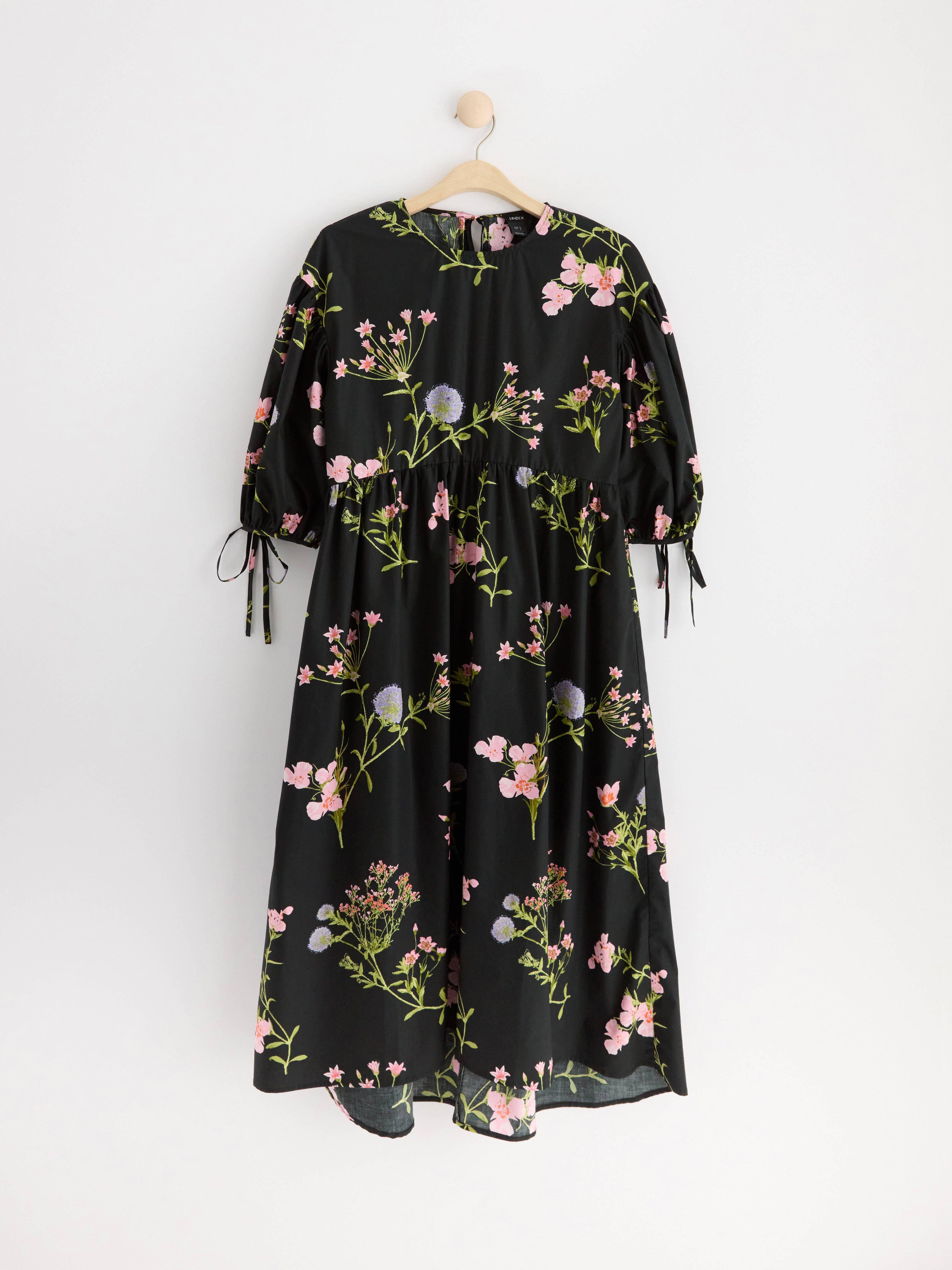 Midi dress with puff sleeves Black