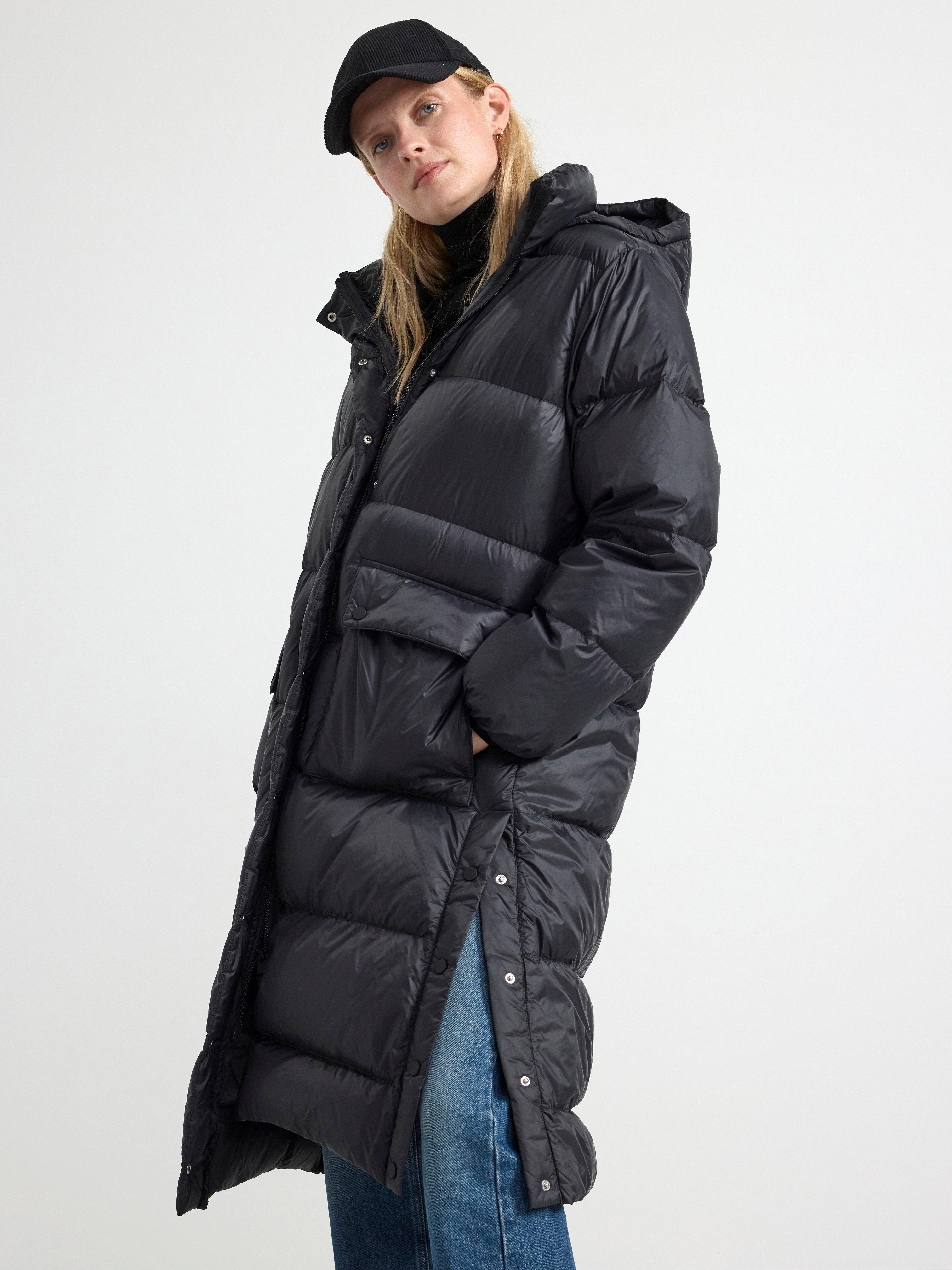 Down coat in recycled down Black