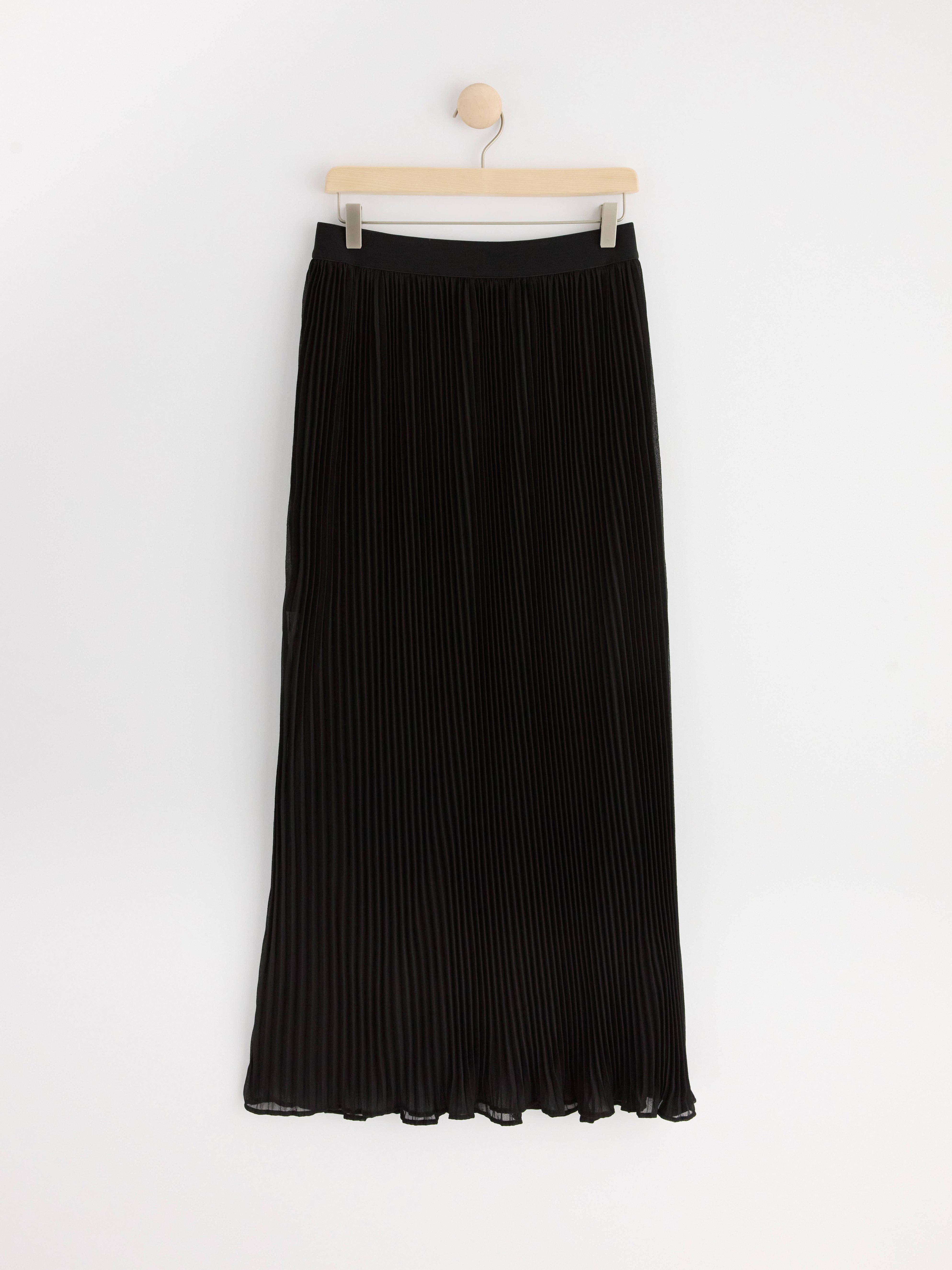 Pleated maxi skirt Black