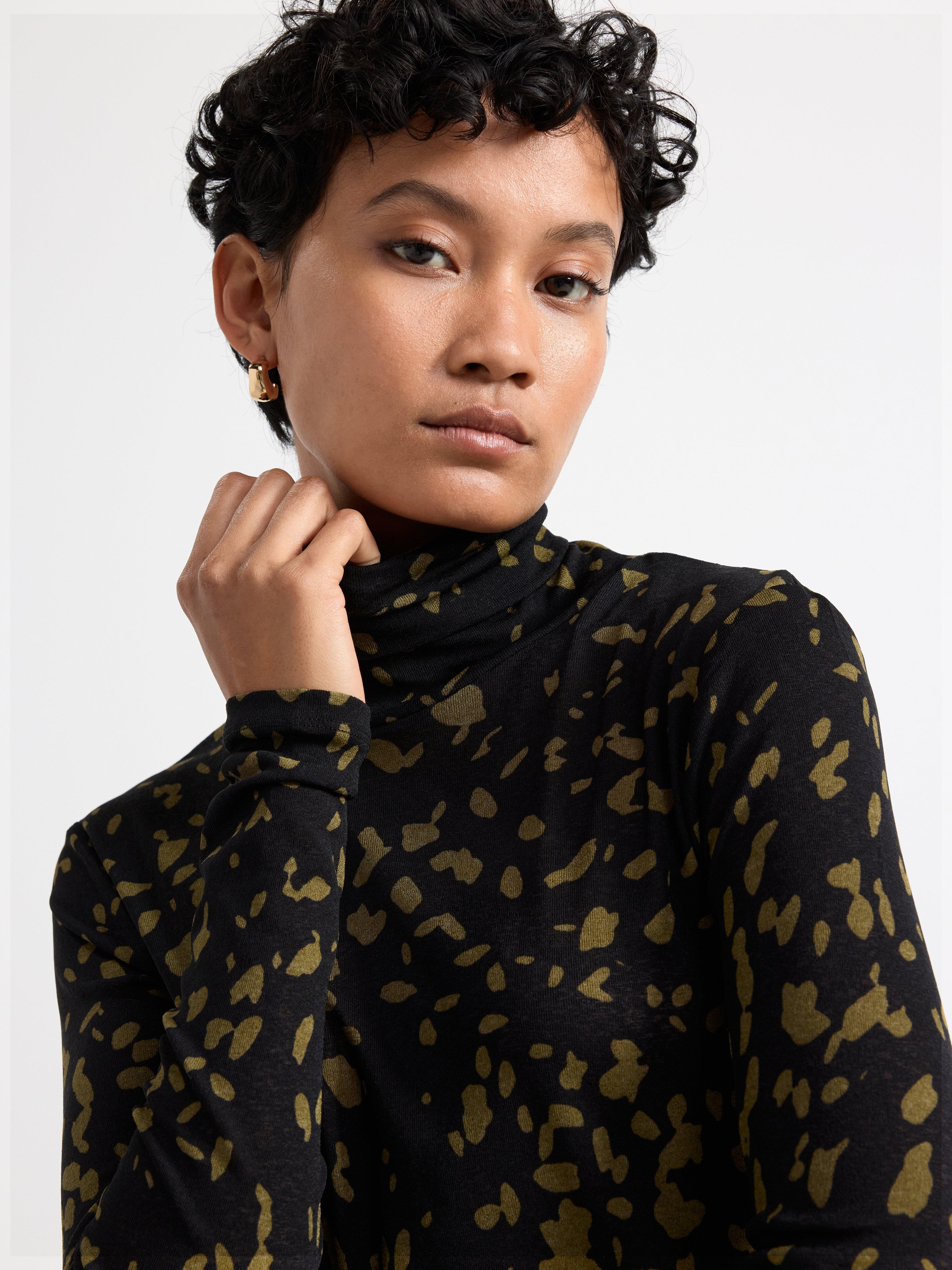 Turtle neck top Black