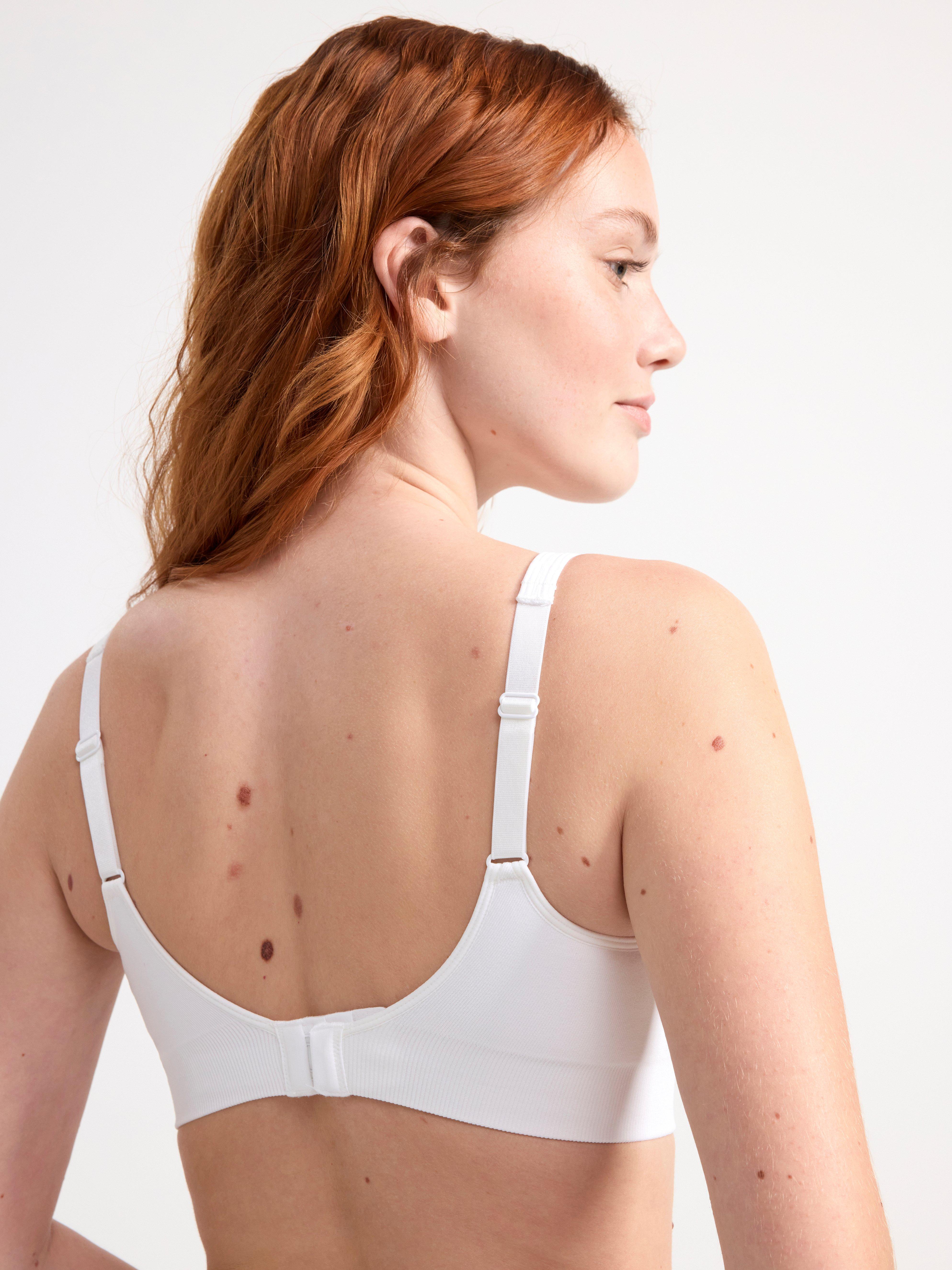 Seamless soft bra White