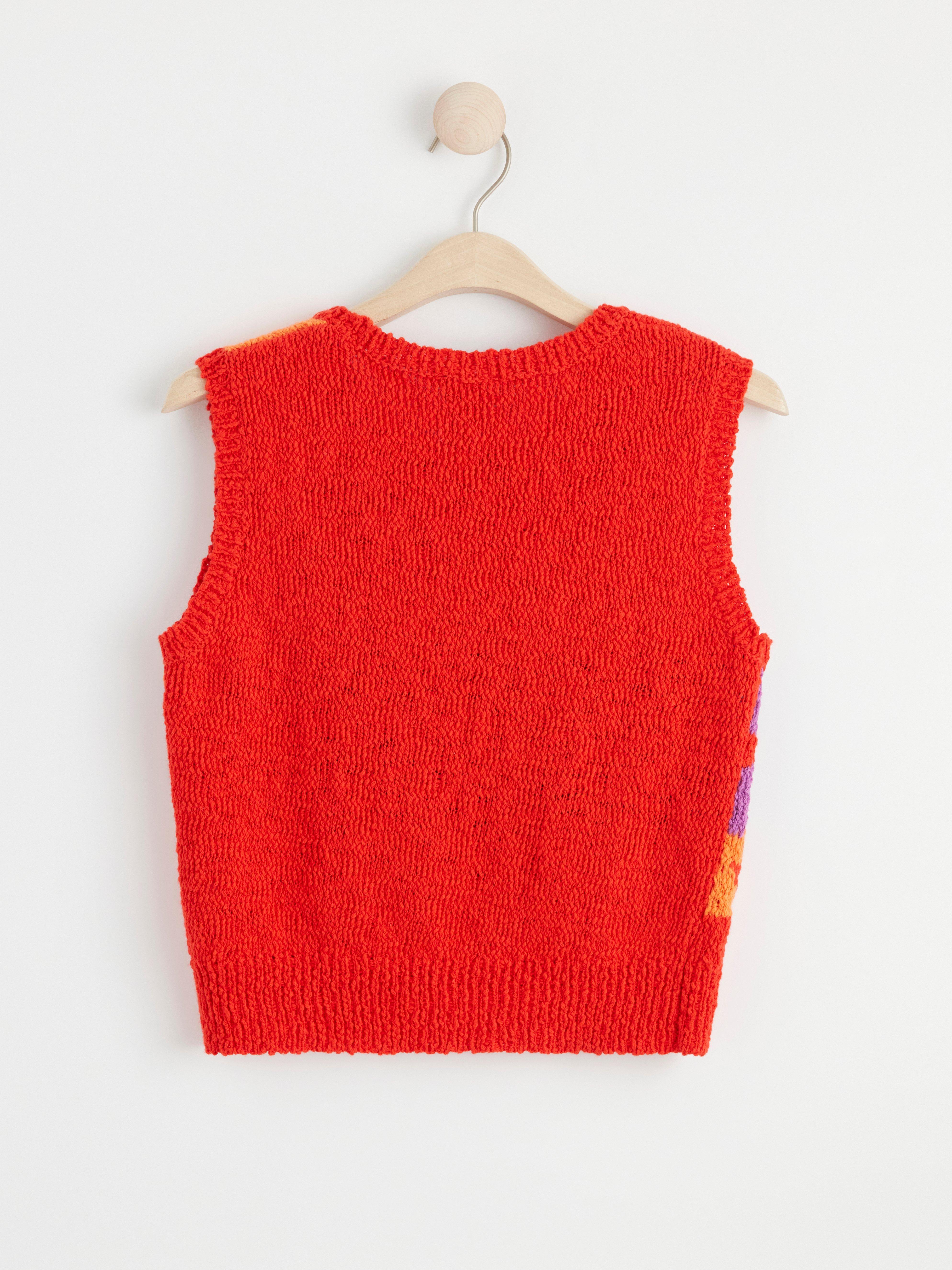Knitted vest with pattern Red