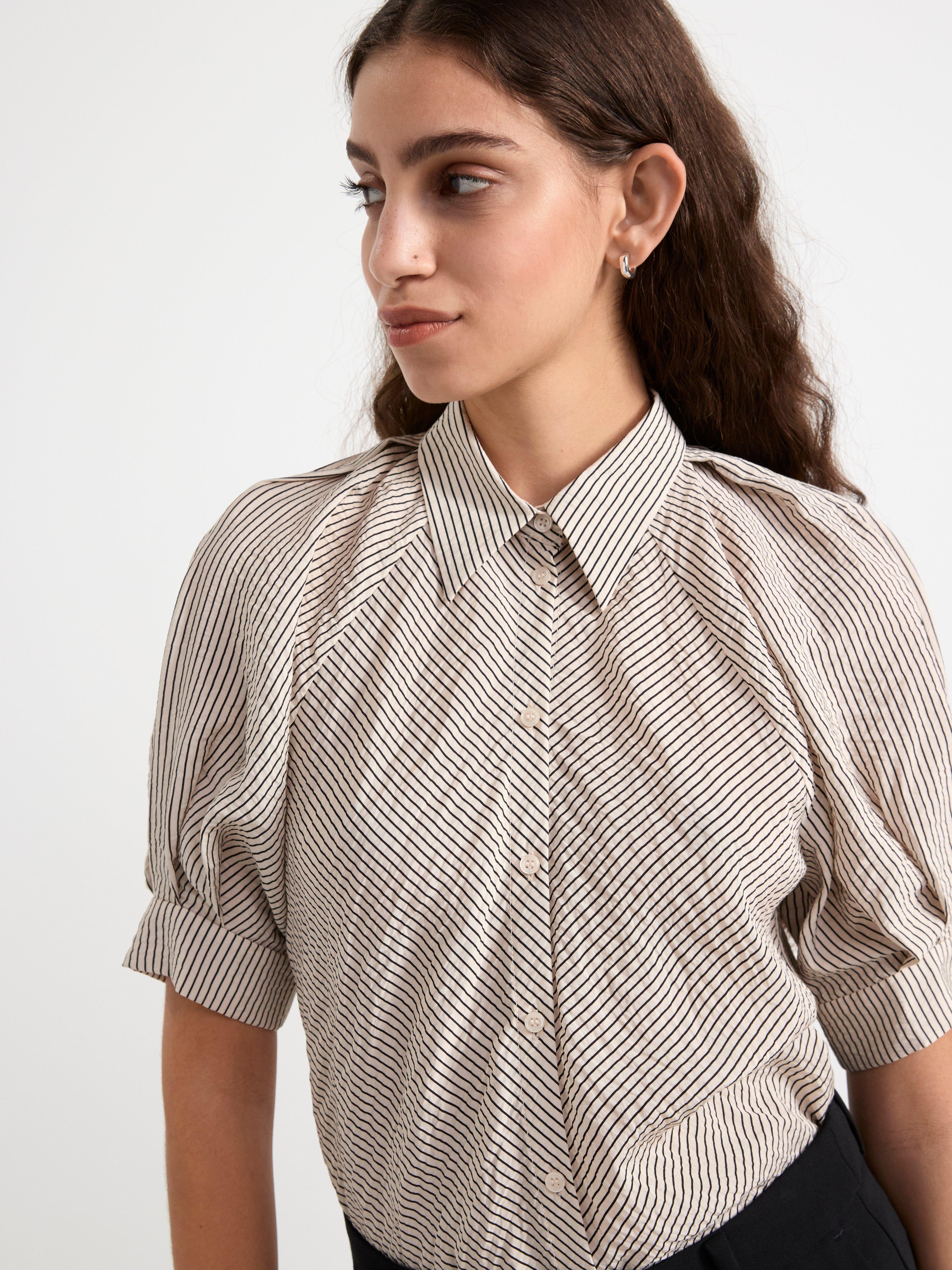 Puff sleeve blouse Light Beige