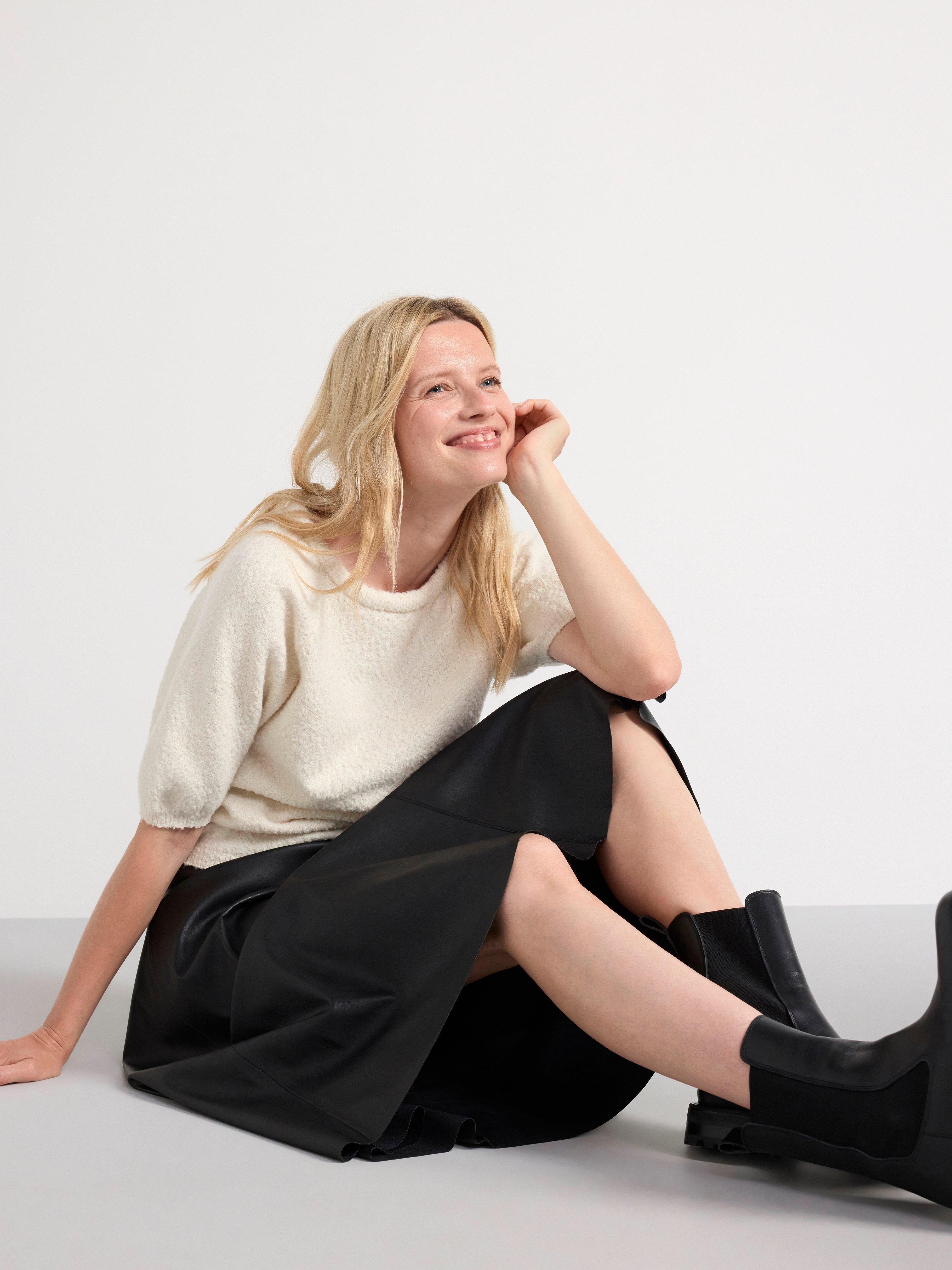 Midi skirt in imitation leather Black