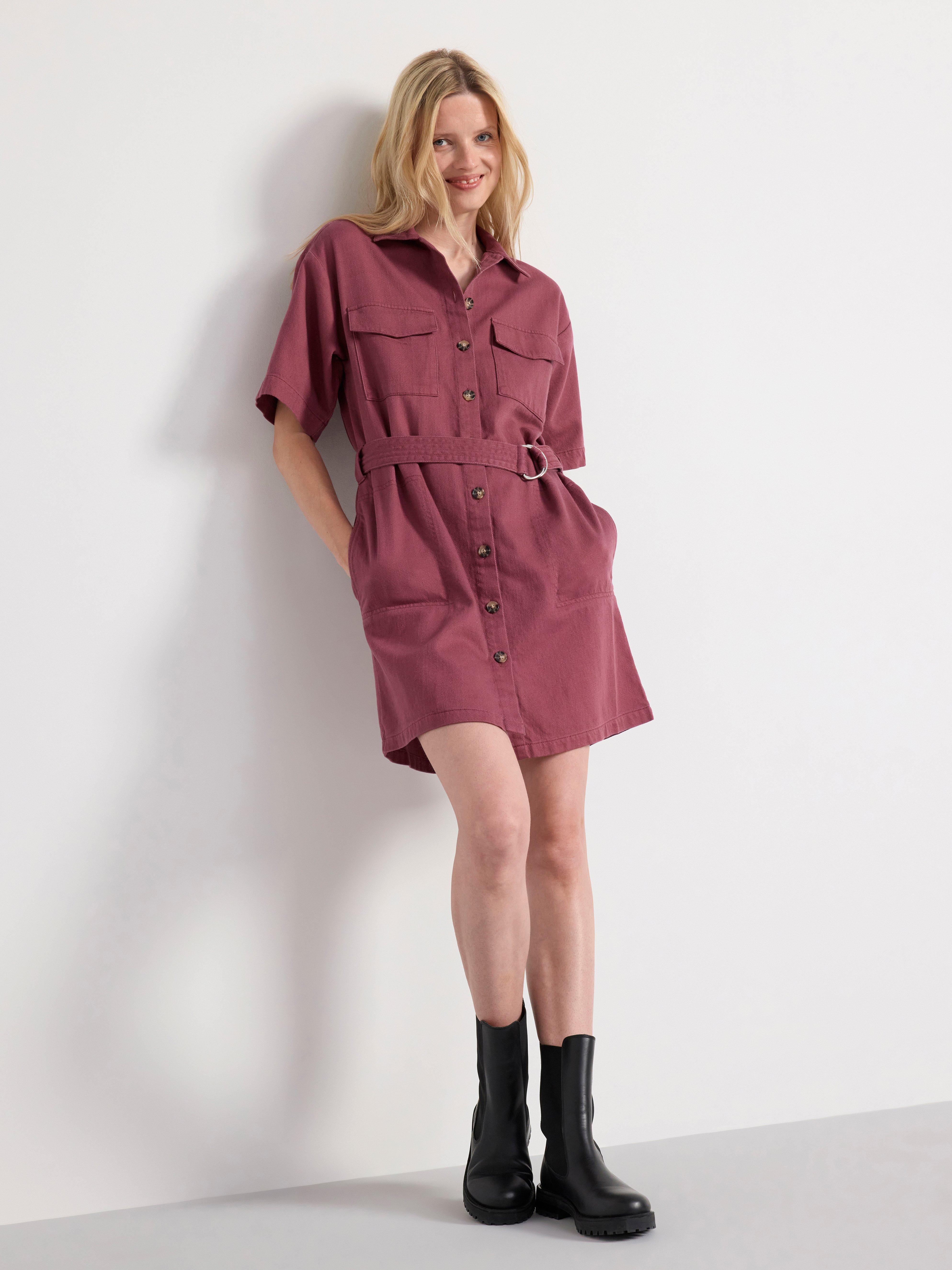 Shirt dress with pockets and belt to waist pink