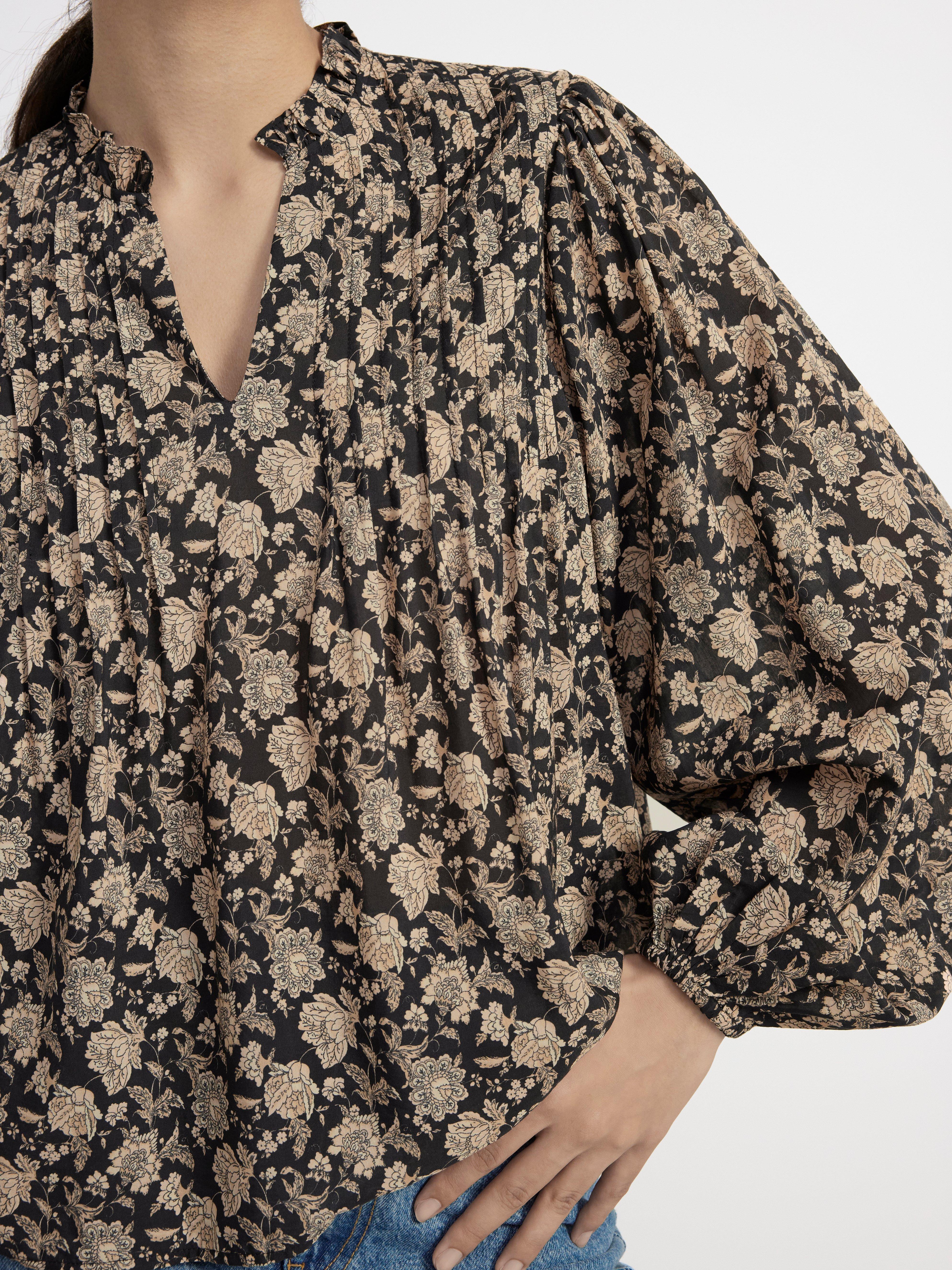 Puff sleeve blouse with flowers Black