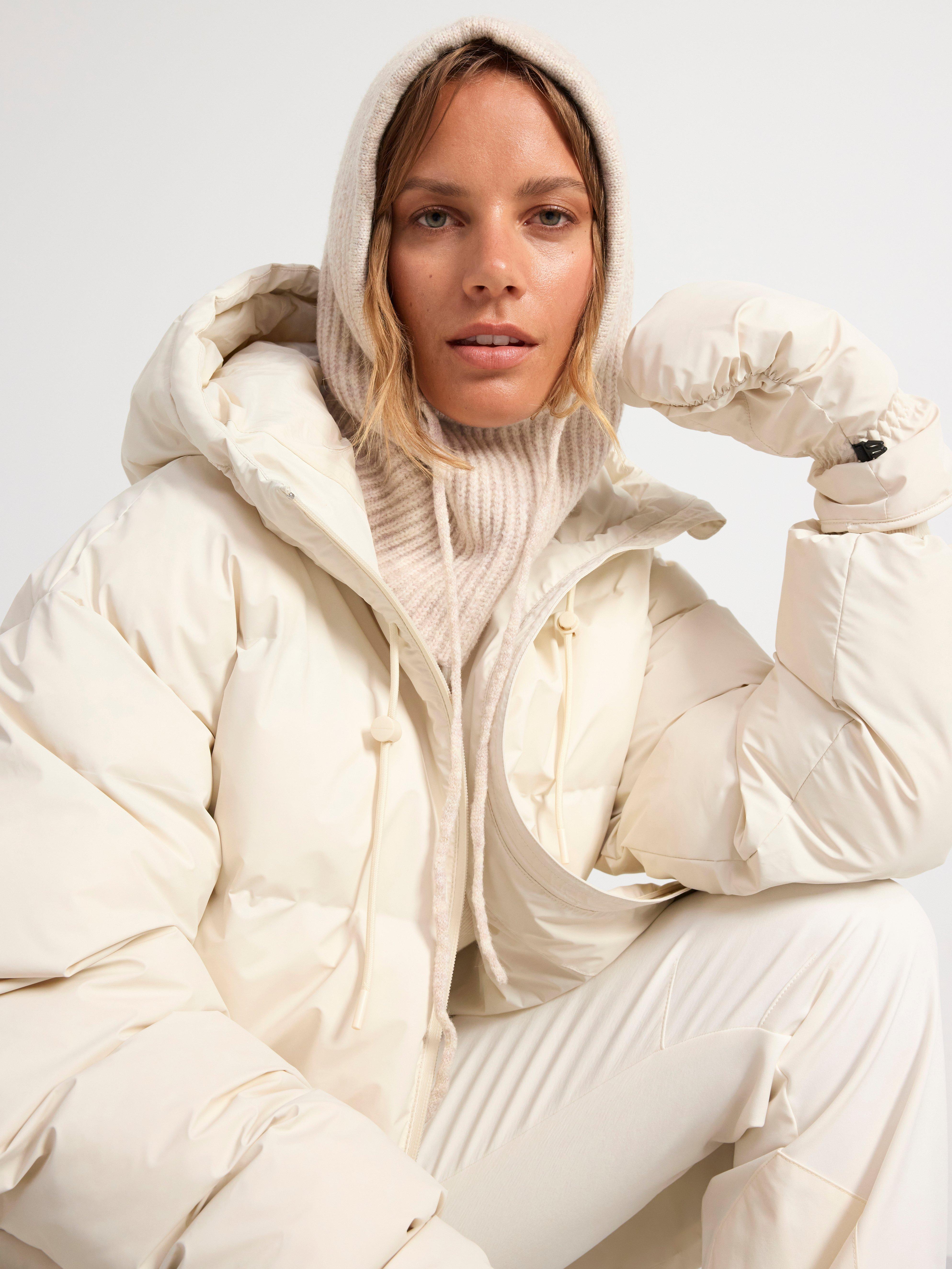 Water repellent puffer jacket Light White