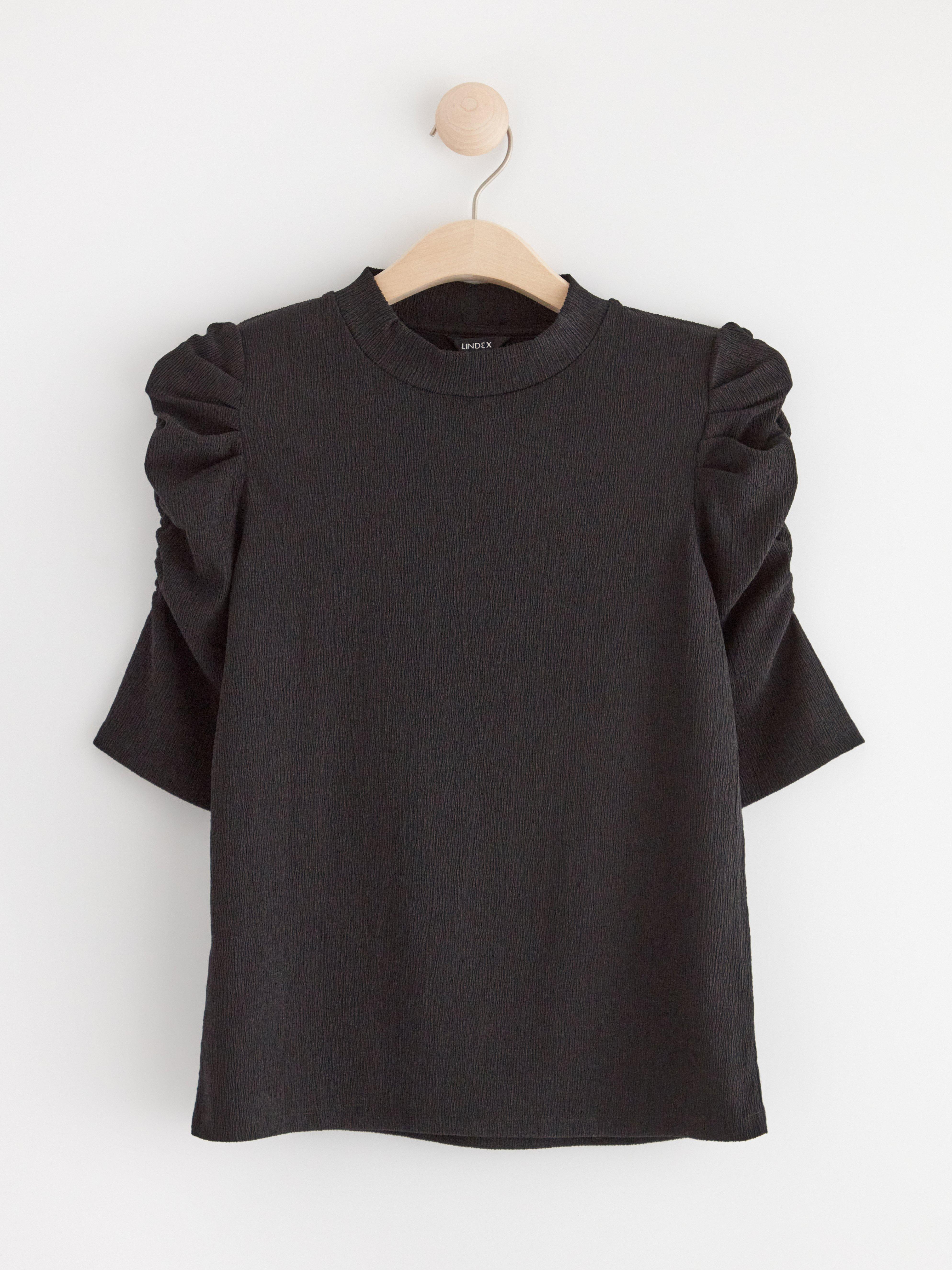 Top with puff sleeves Black