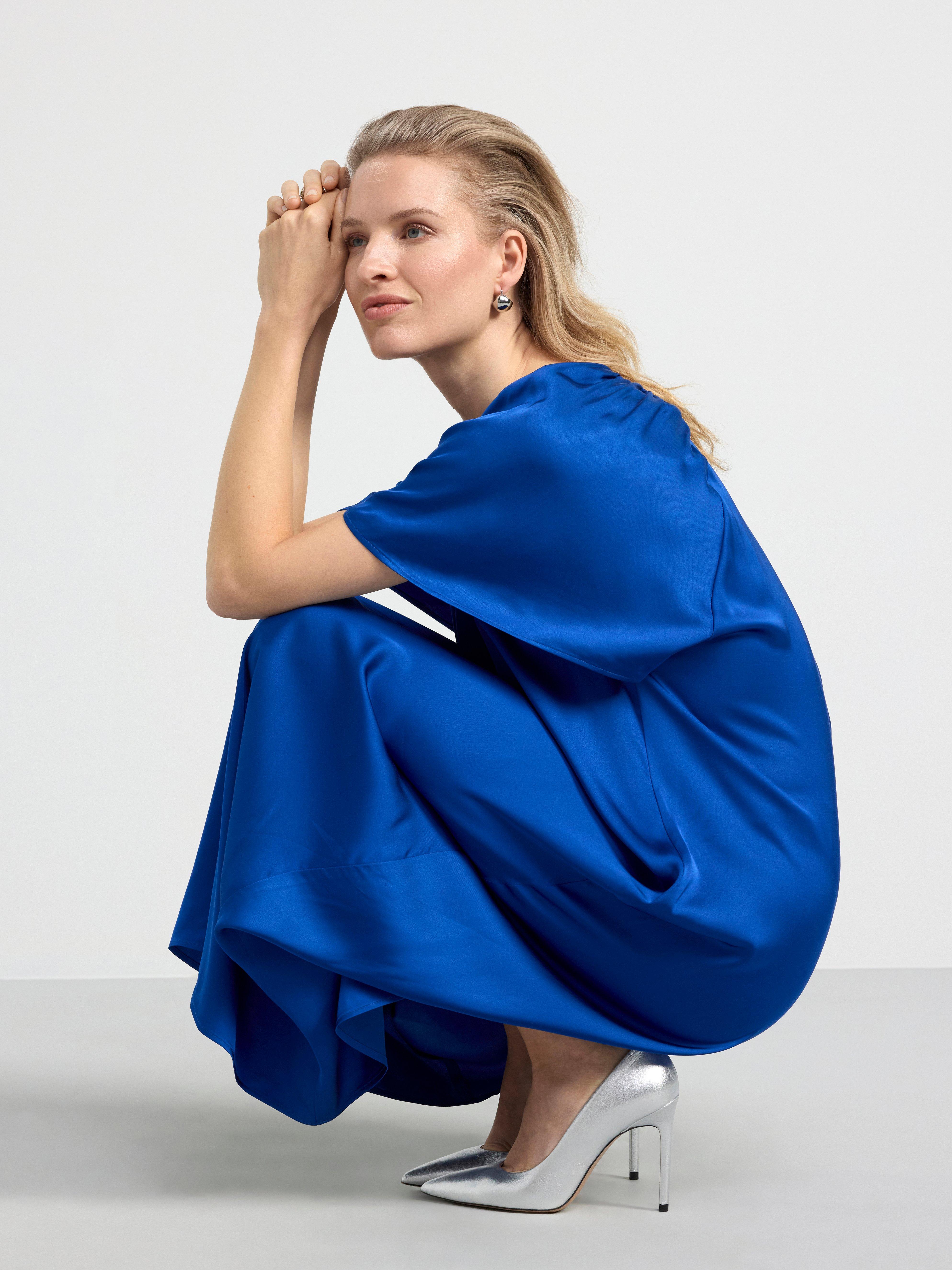 Short sleeve satin dress Blue