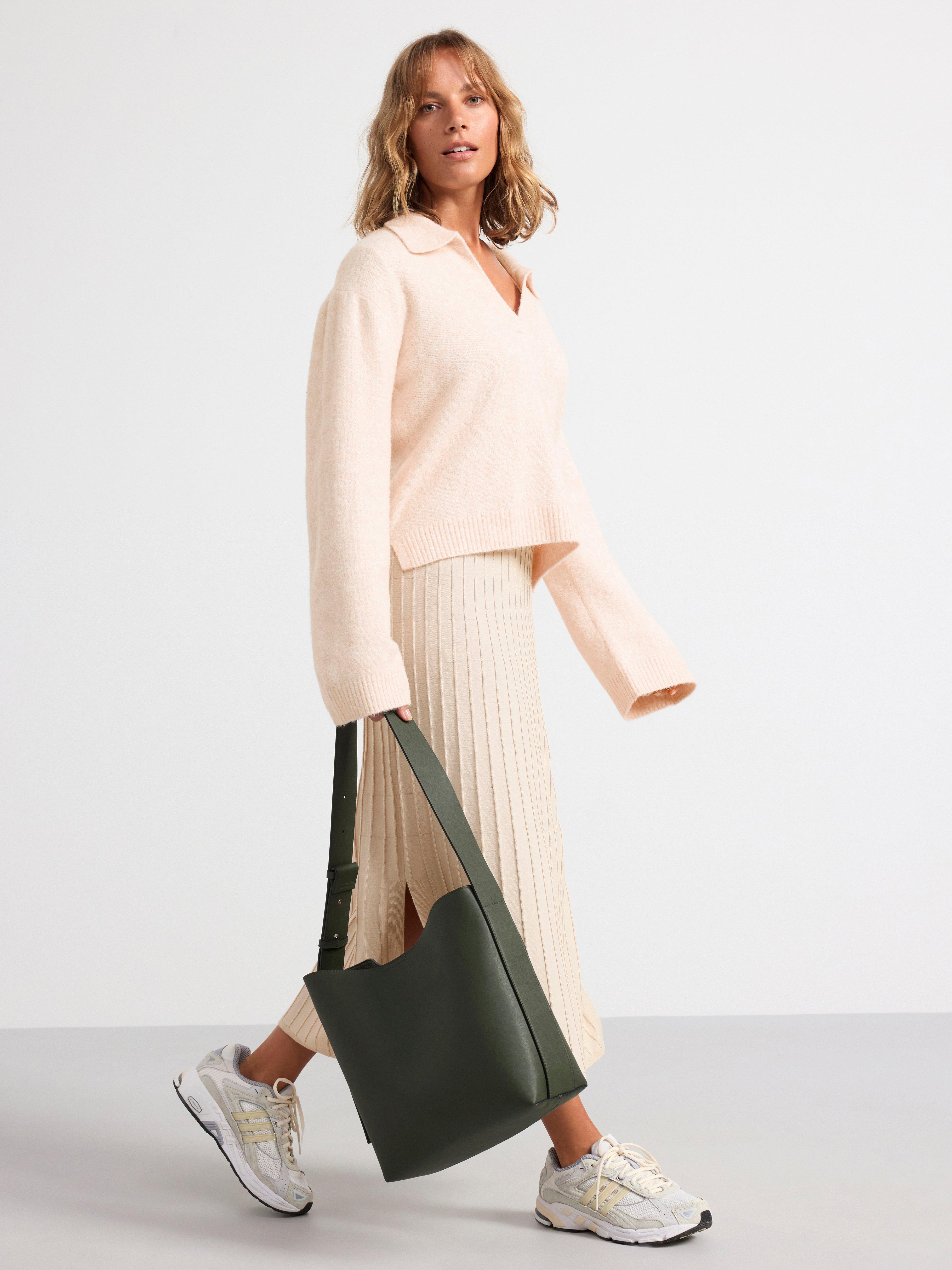 Knitted jumper with collar beige