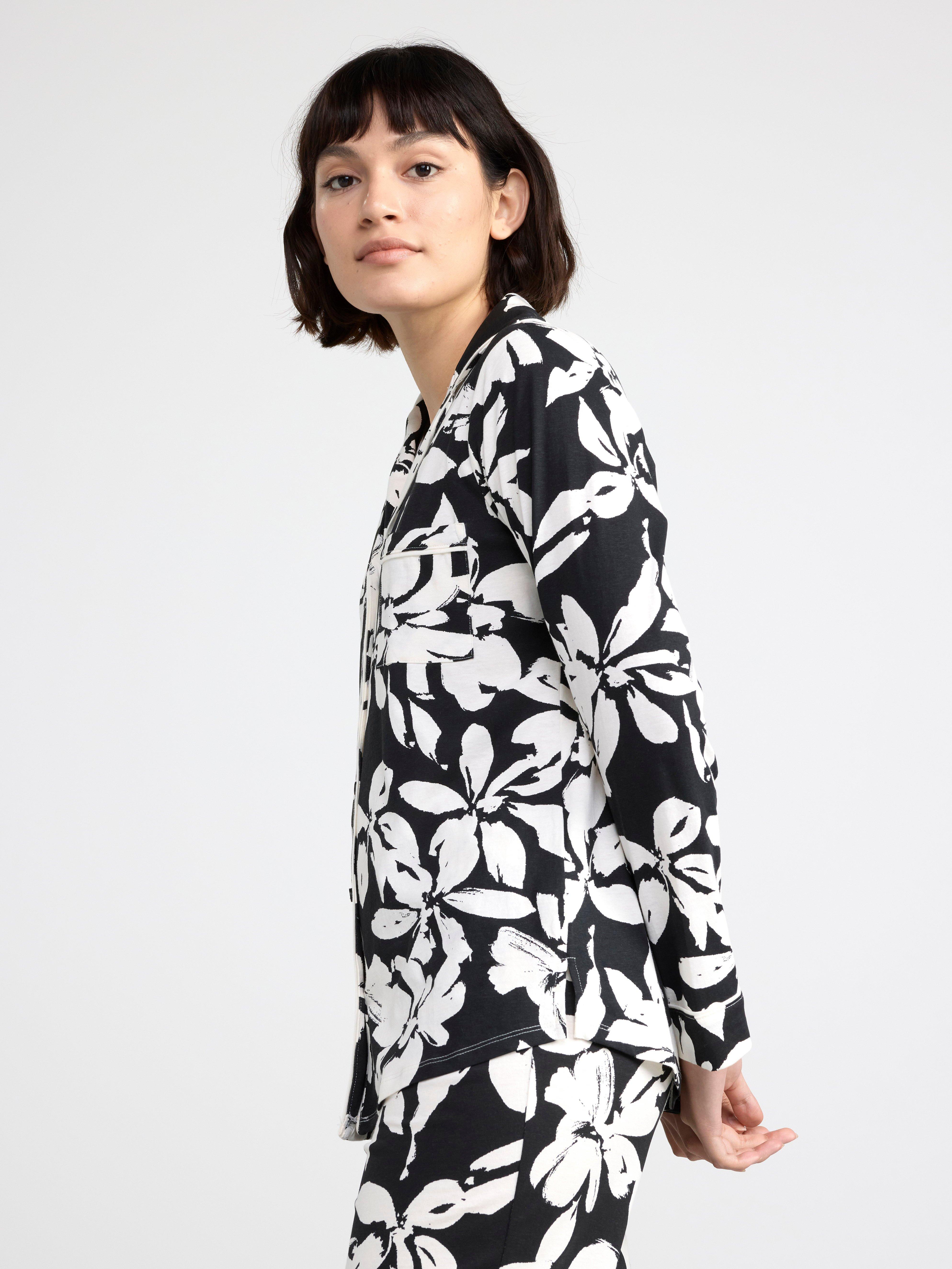 Pyjama set with shirt and trousers. Black