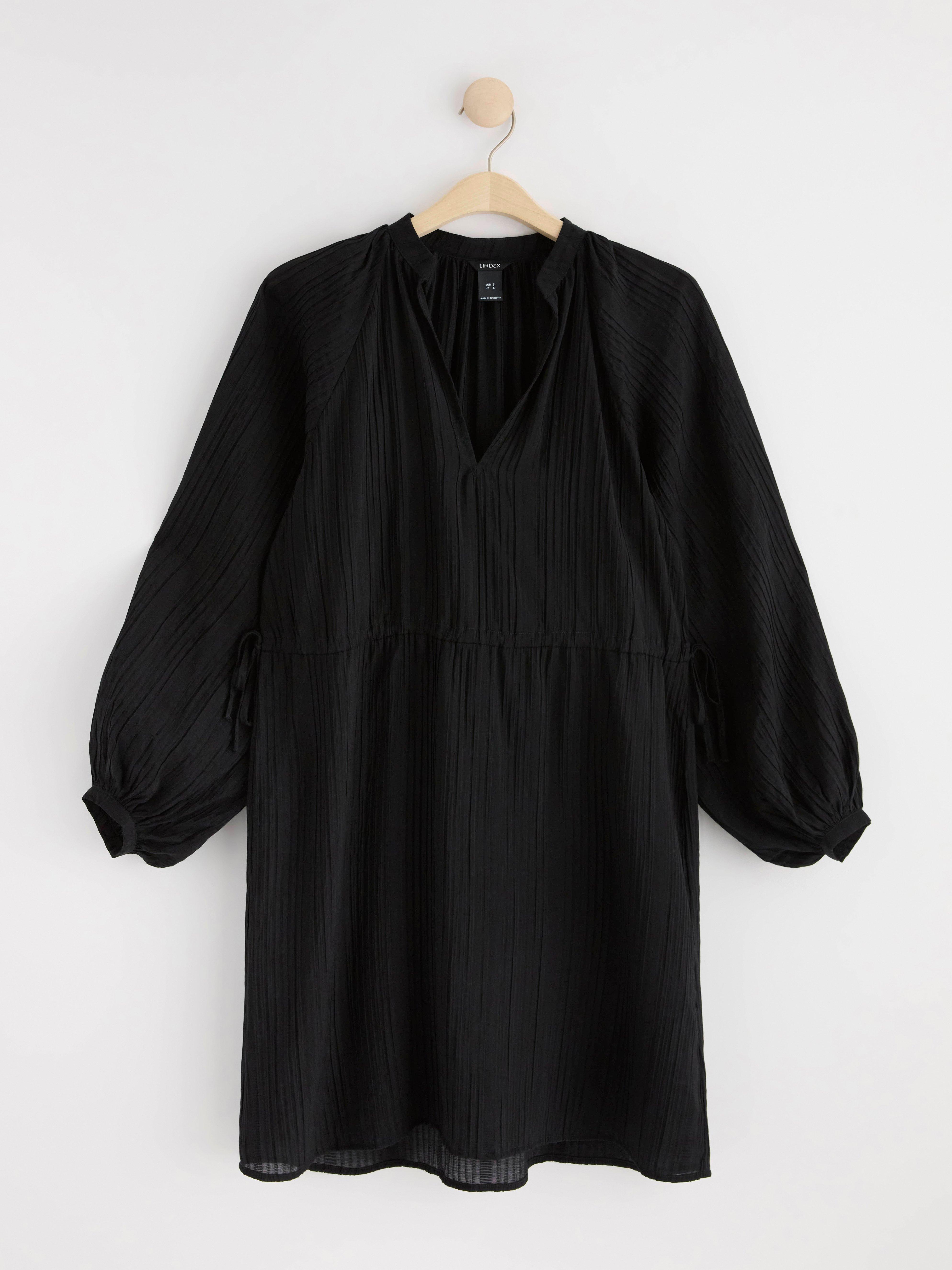 Textured dress with puff sleeves Black