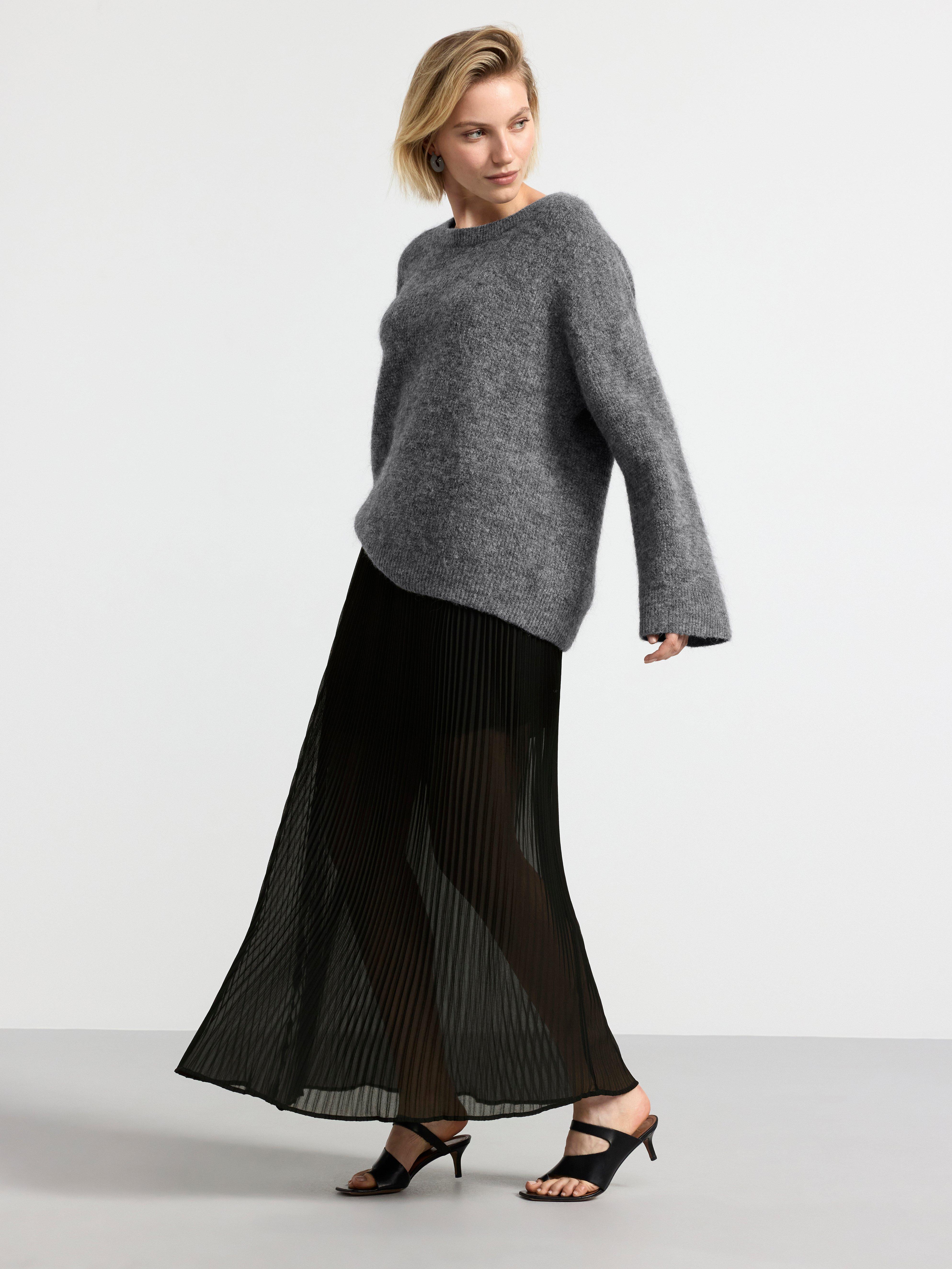 Pleated maxi skirt Black