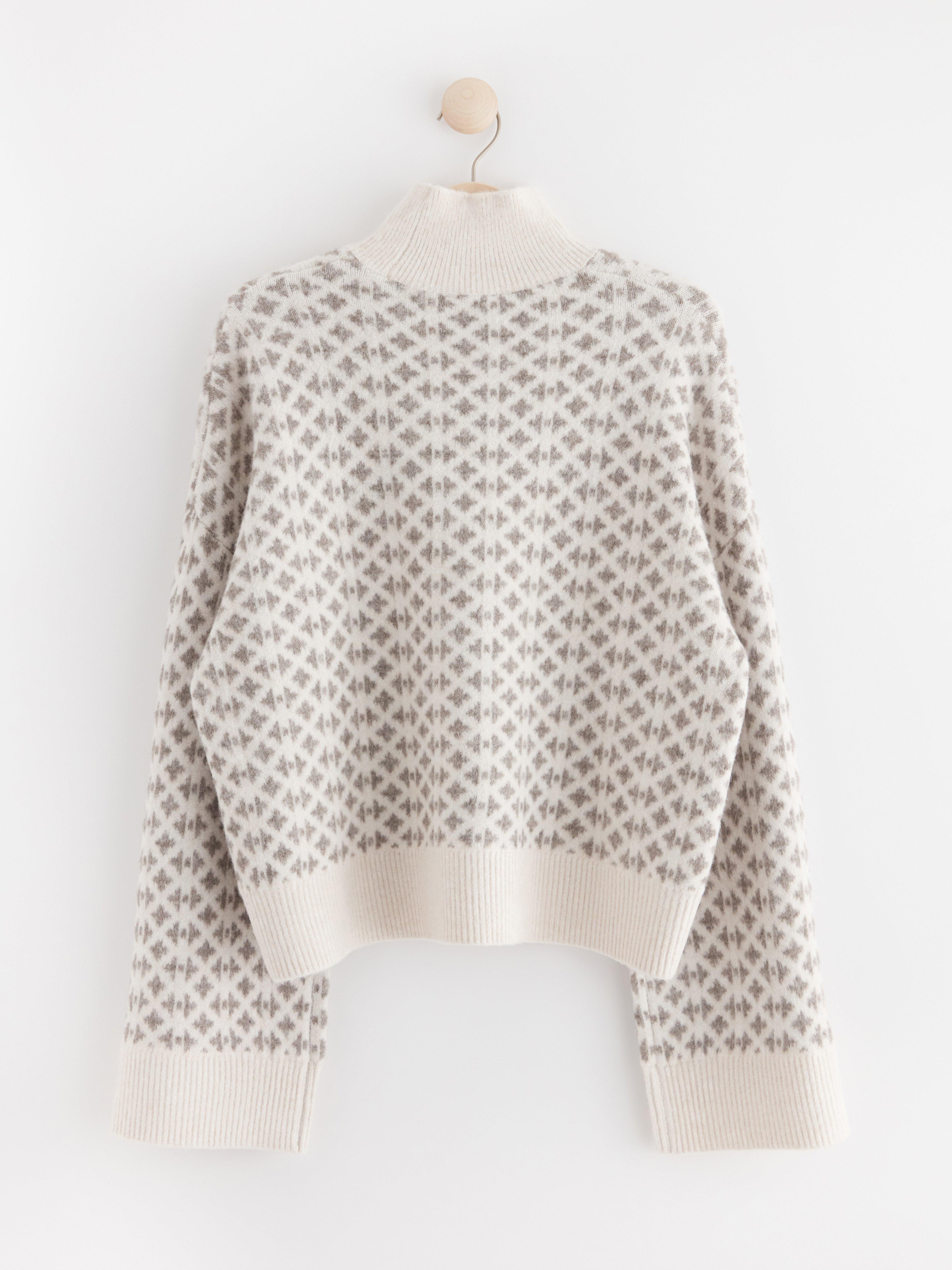 Knitted jumper with pattern beige
