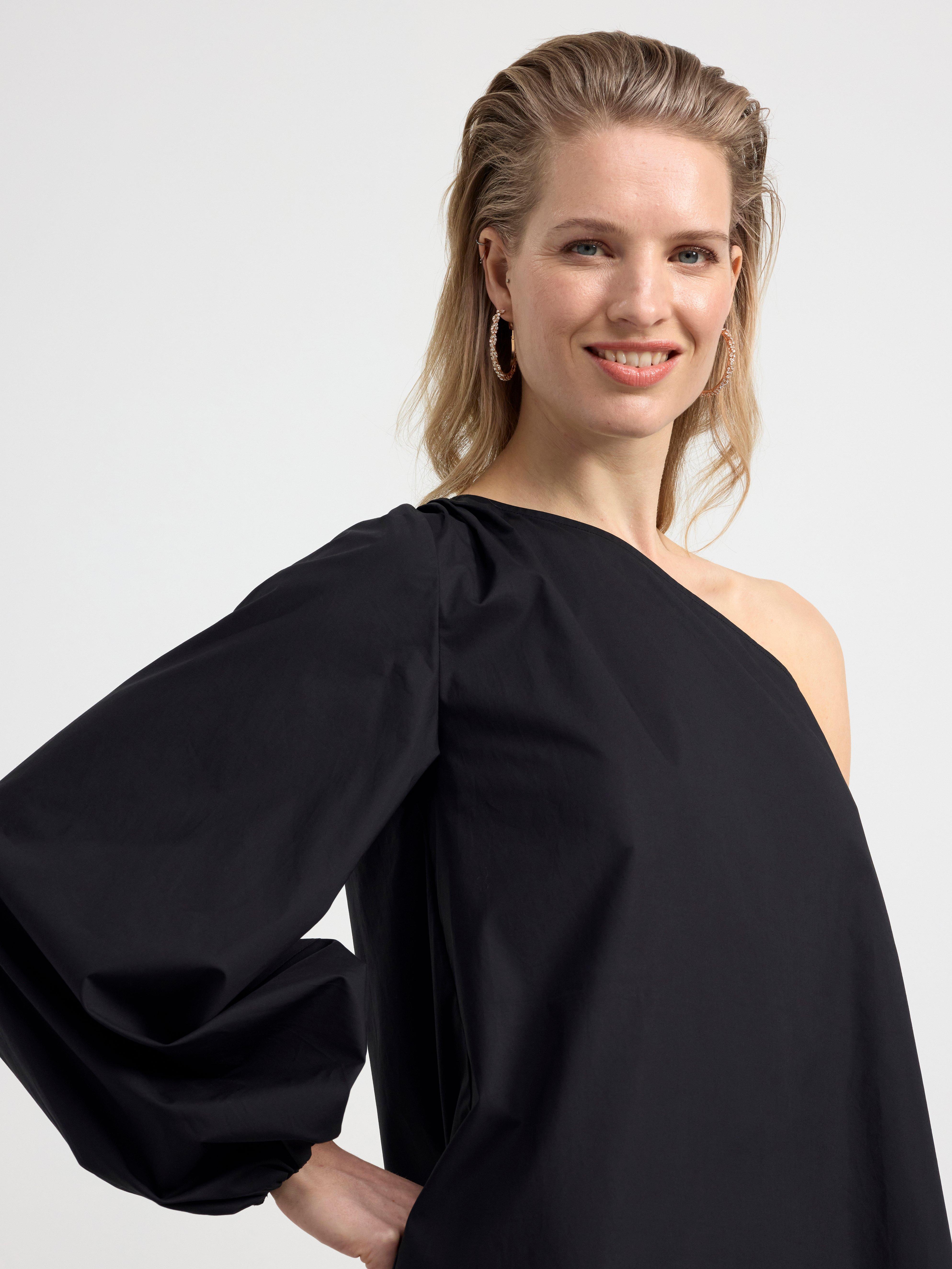 One-shoulder dress Black