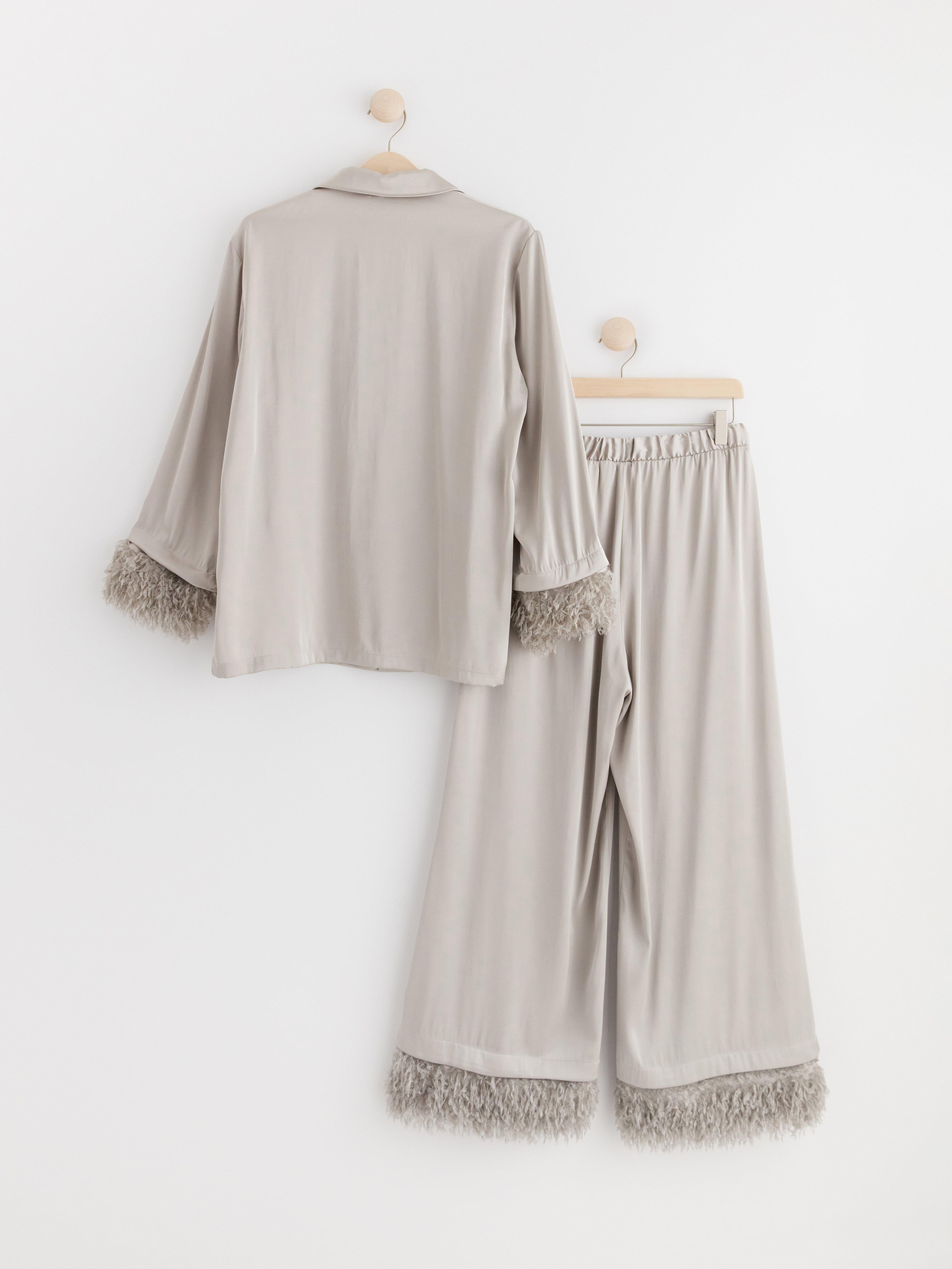 Satin pyjama set with faux feathers Light Dusty Grey