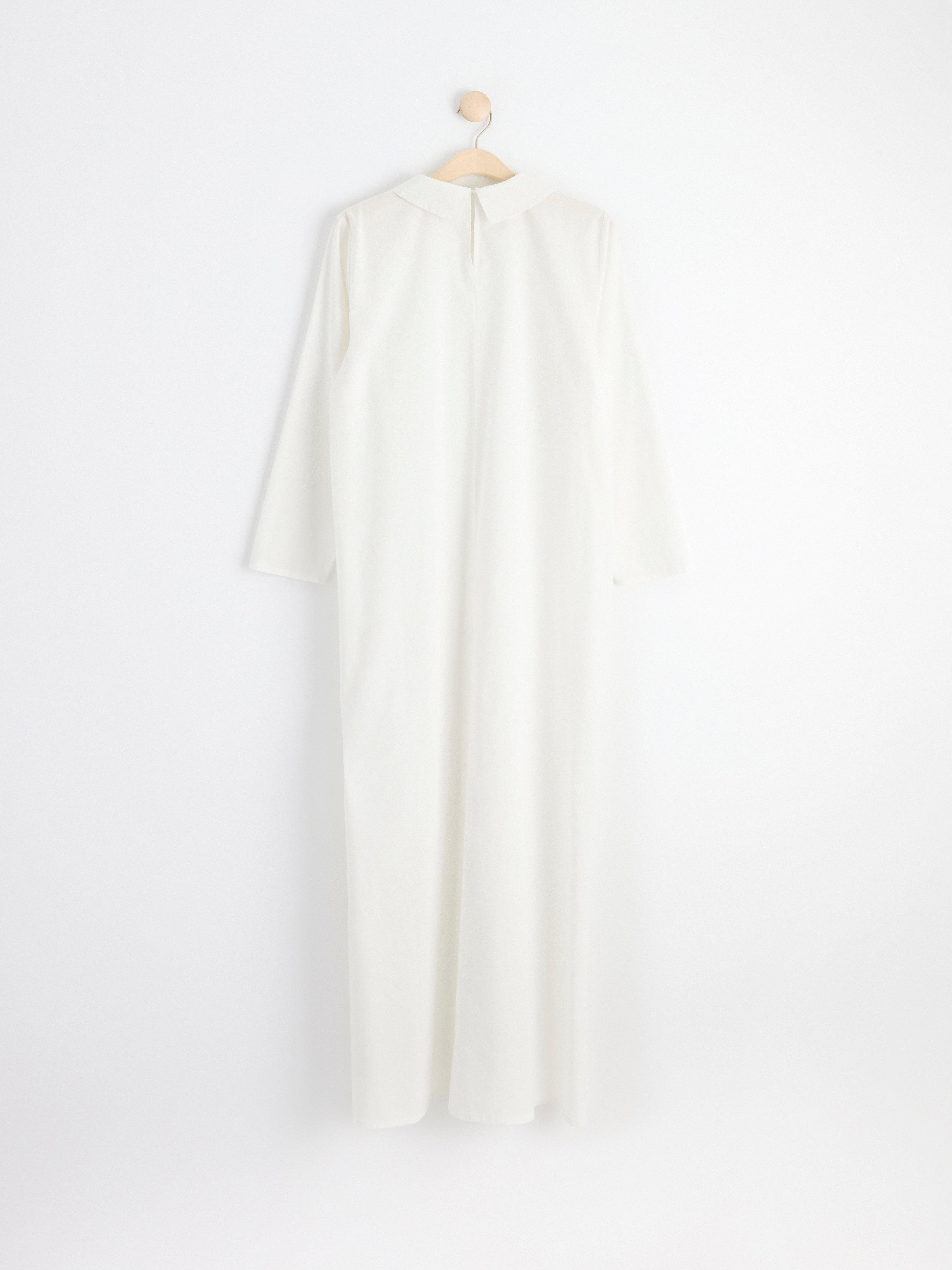 Lucia gown White