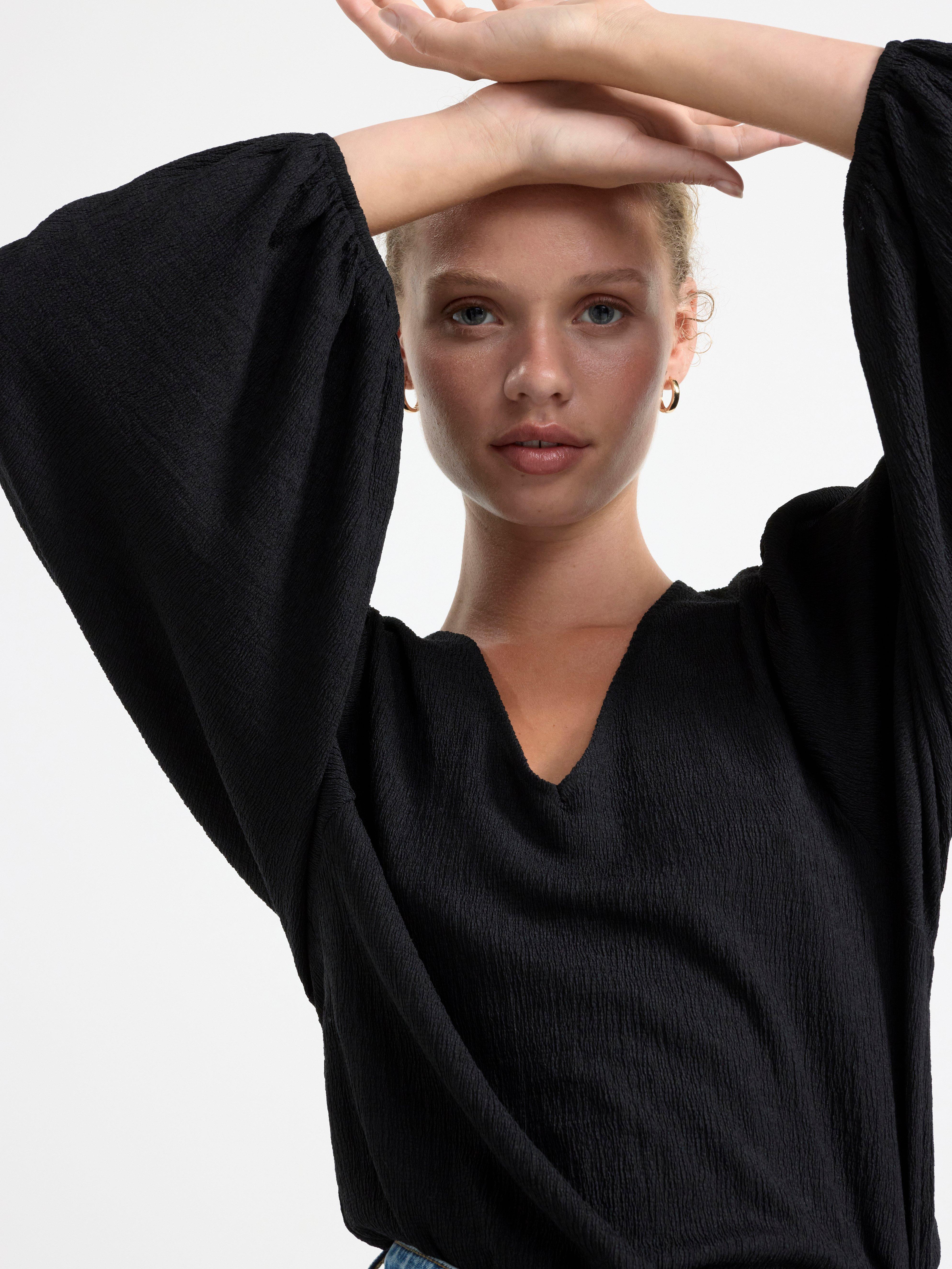 Puff sleeve blouse Black