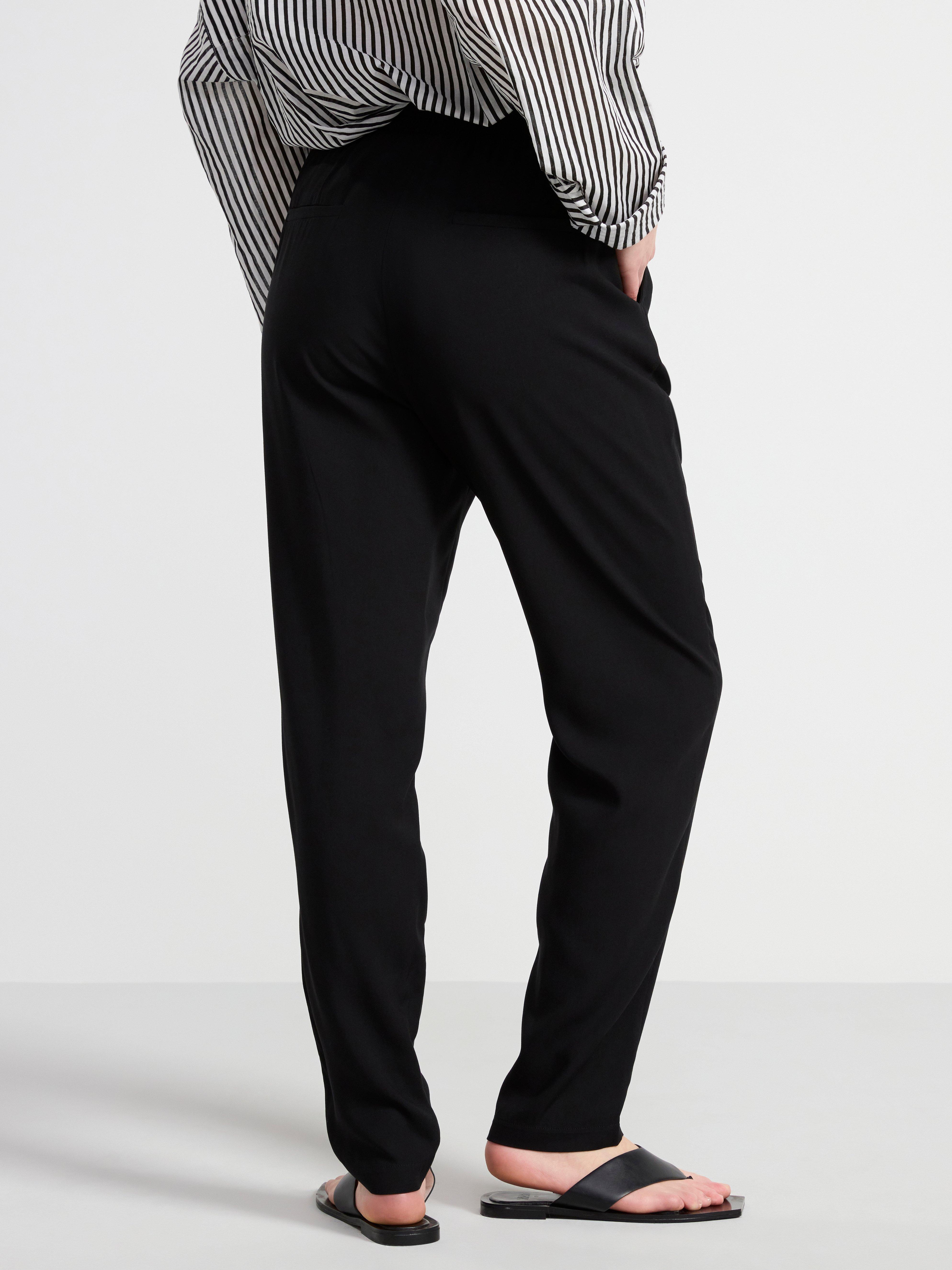 AVA Tapered trousers Black