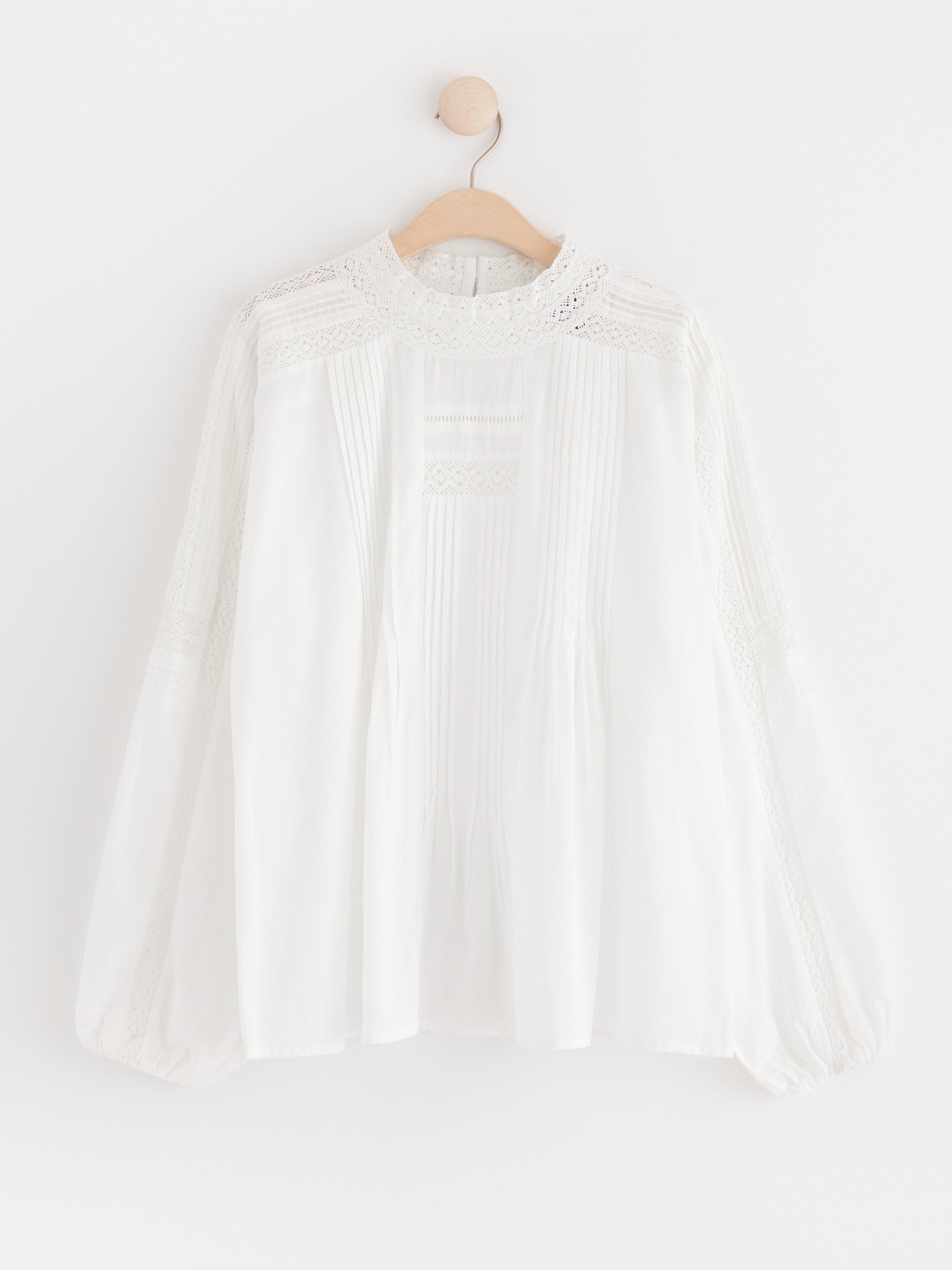 Blouse with lace Off White