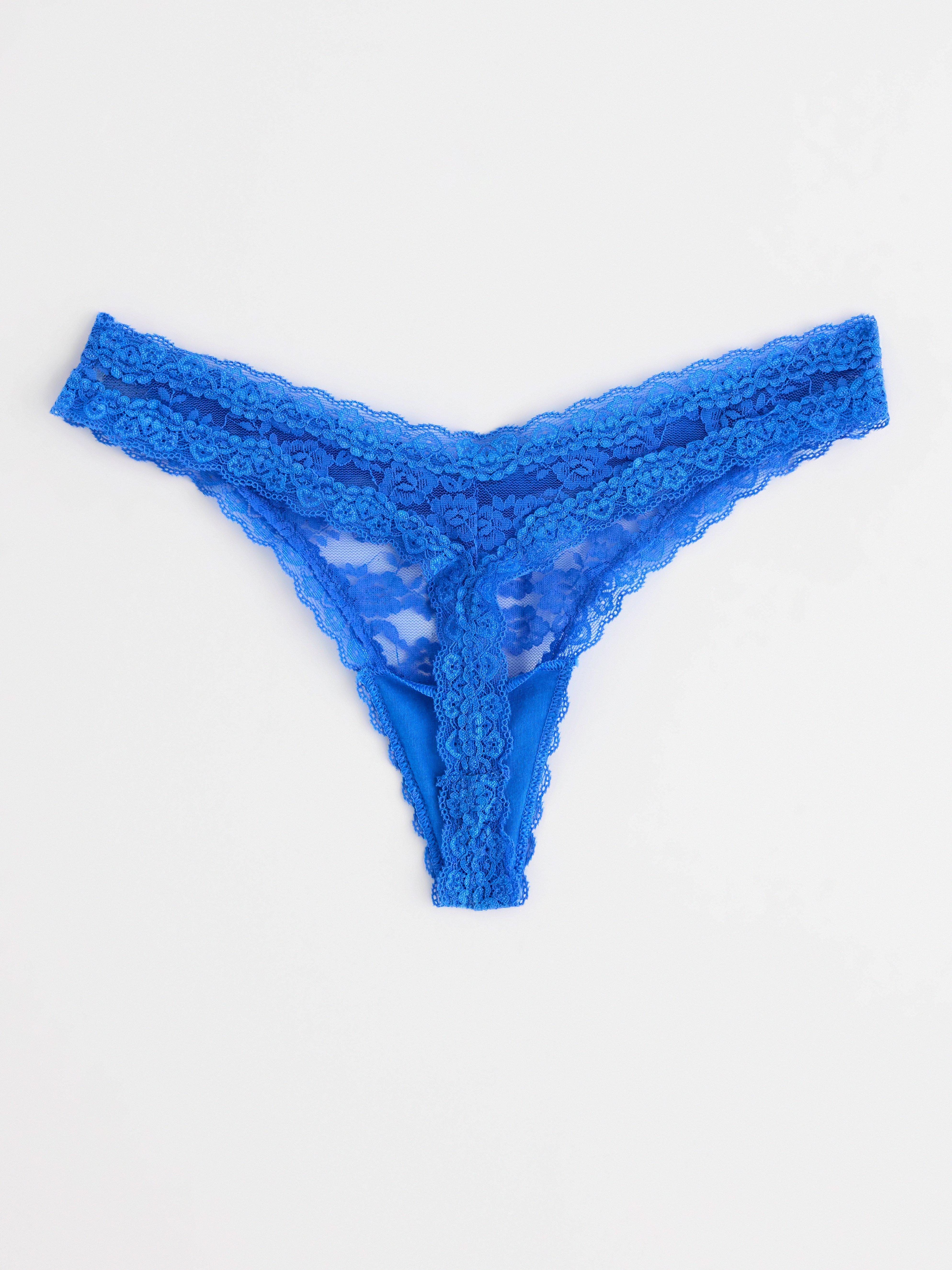 Thong low waist high leg cut with lace Blue