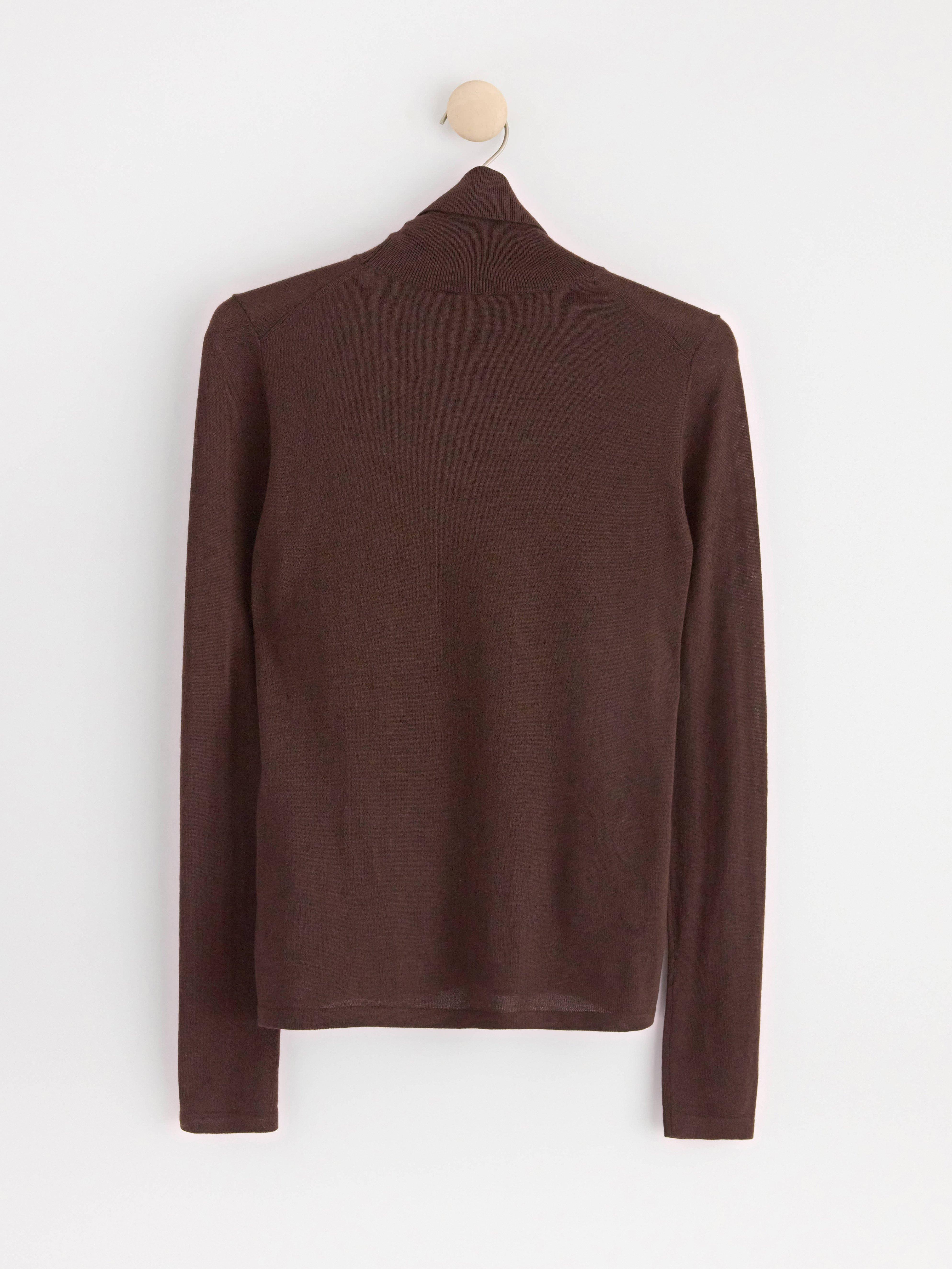 Turtle neck top in merino wool brown