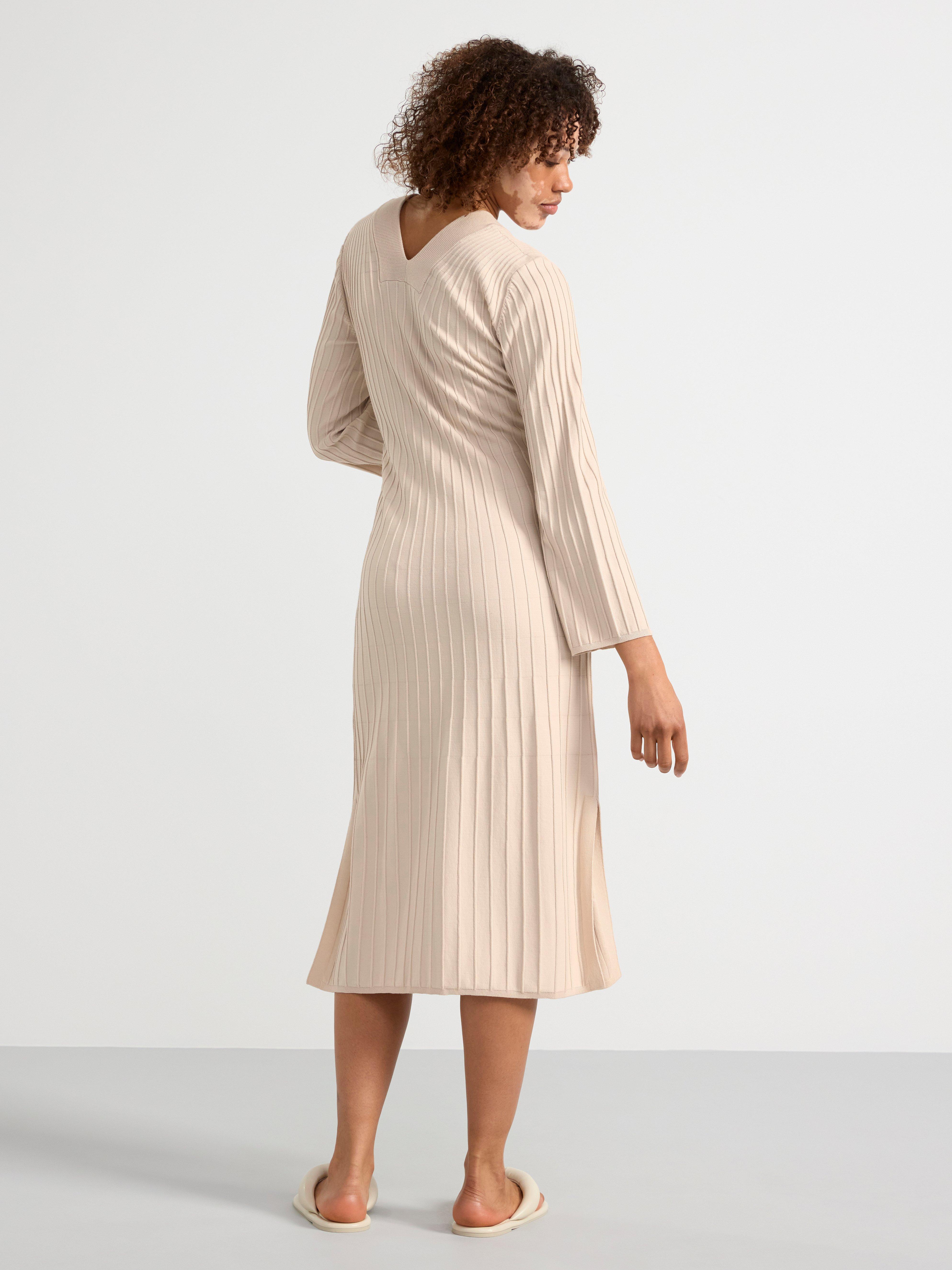 Maxi dress ribbed with long sleeves Light Beige