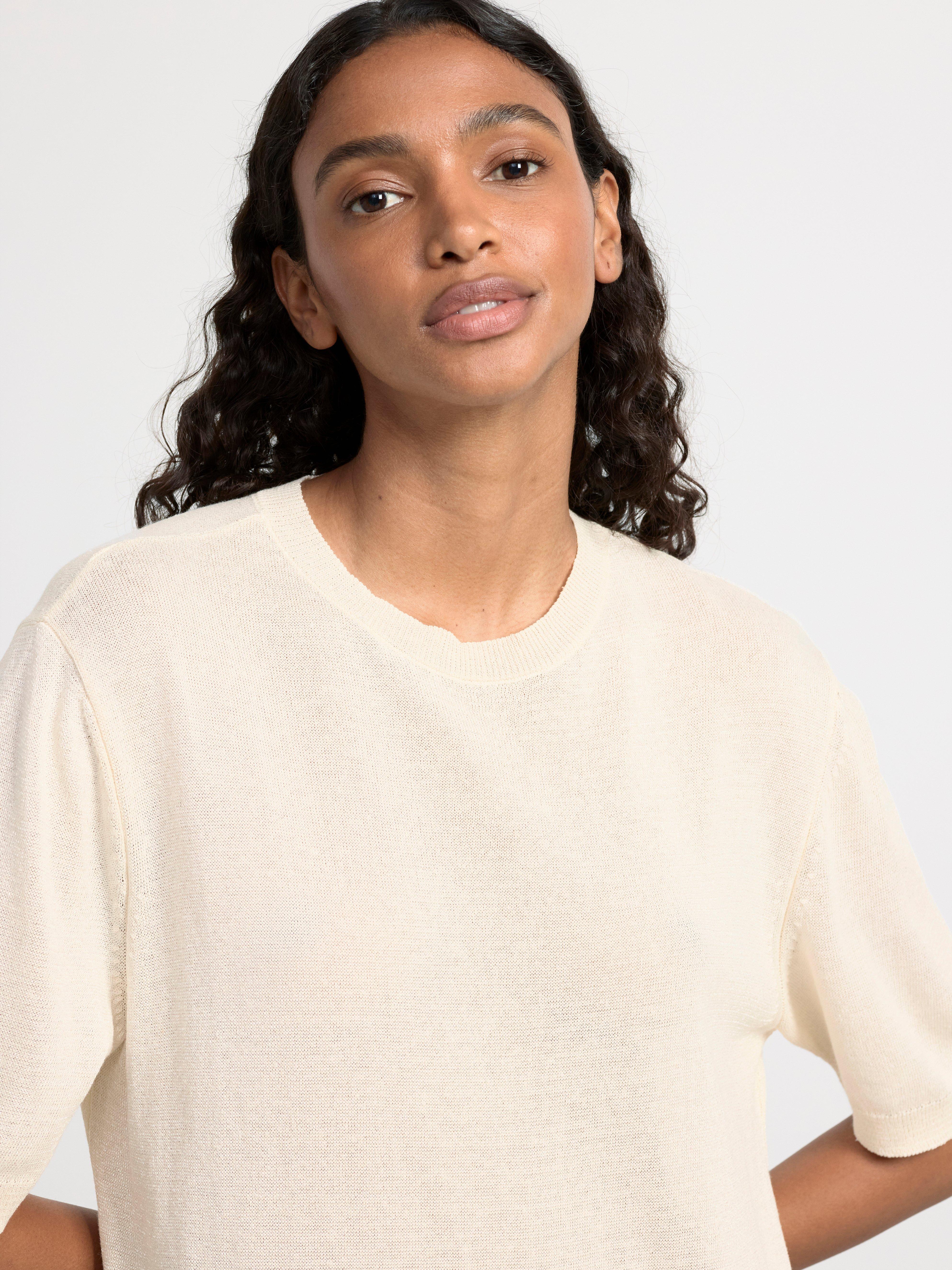 Knitted short sleeve dress beige