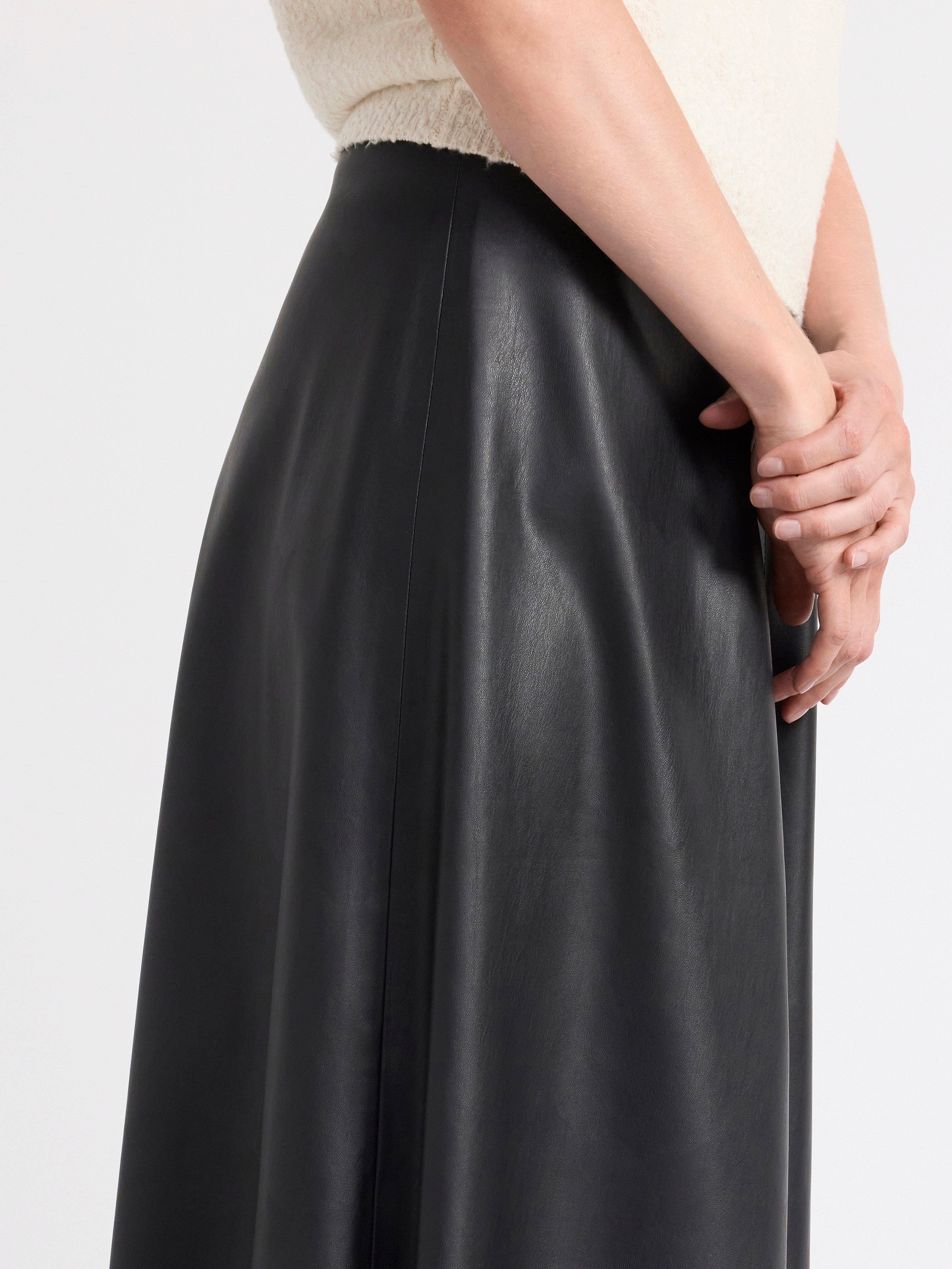 Midi skirt in imitation leather Black