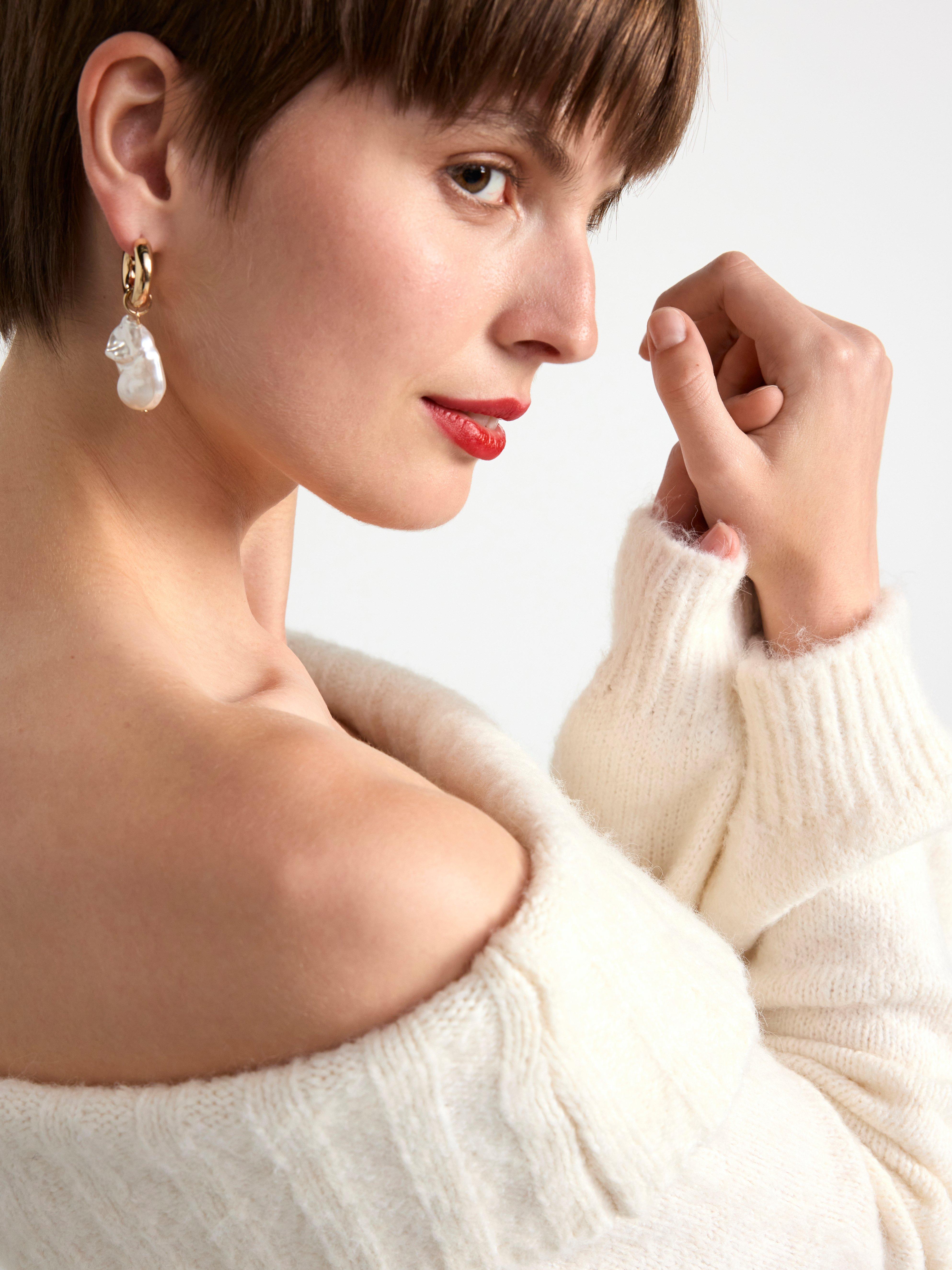 Knitted off shoulder dress Light White