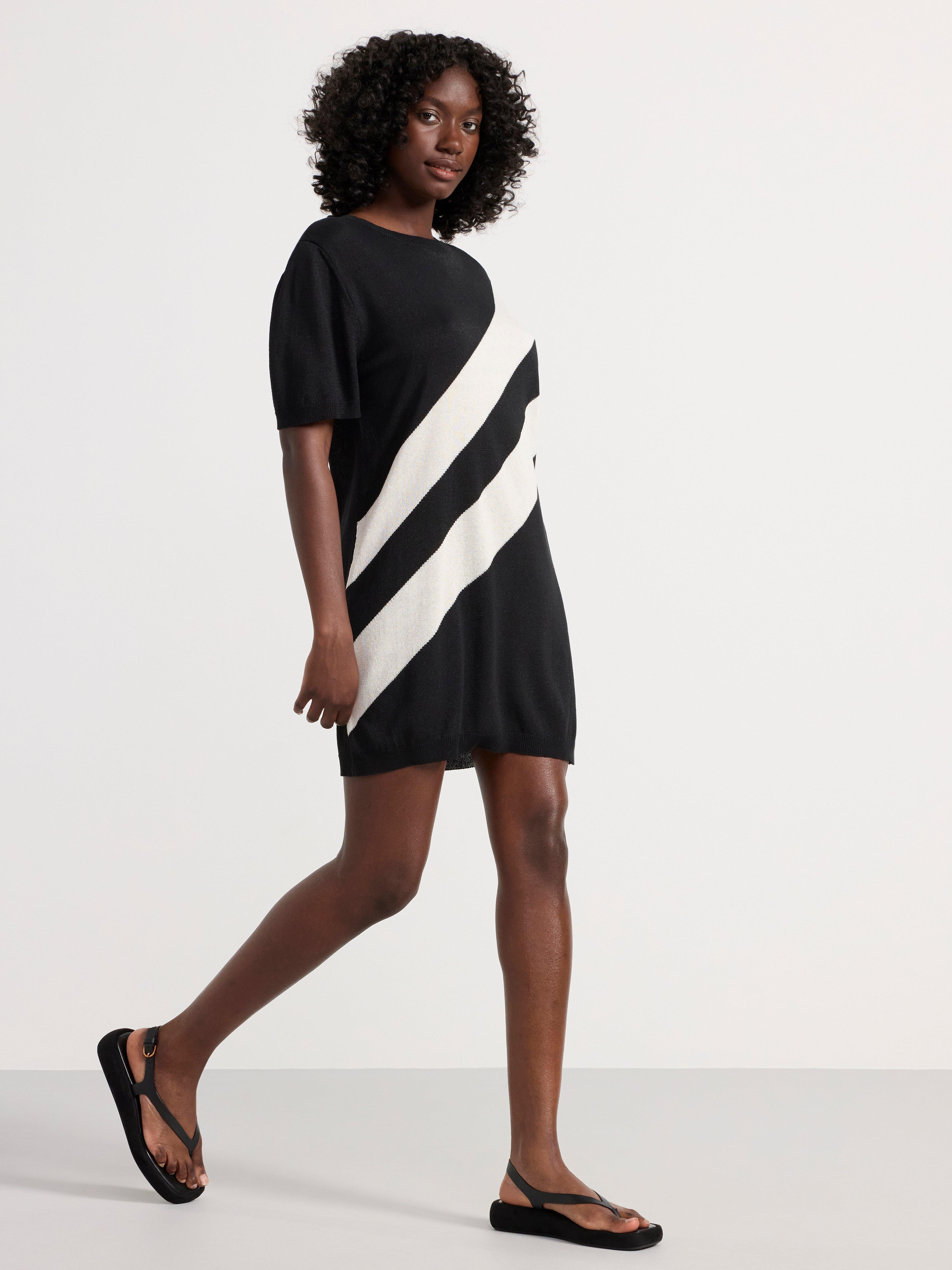Fine-knit short sleeve tunic Black
