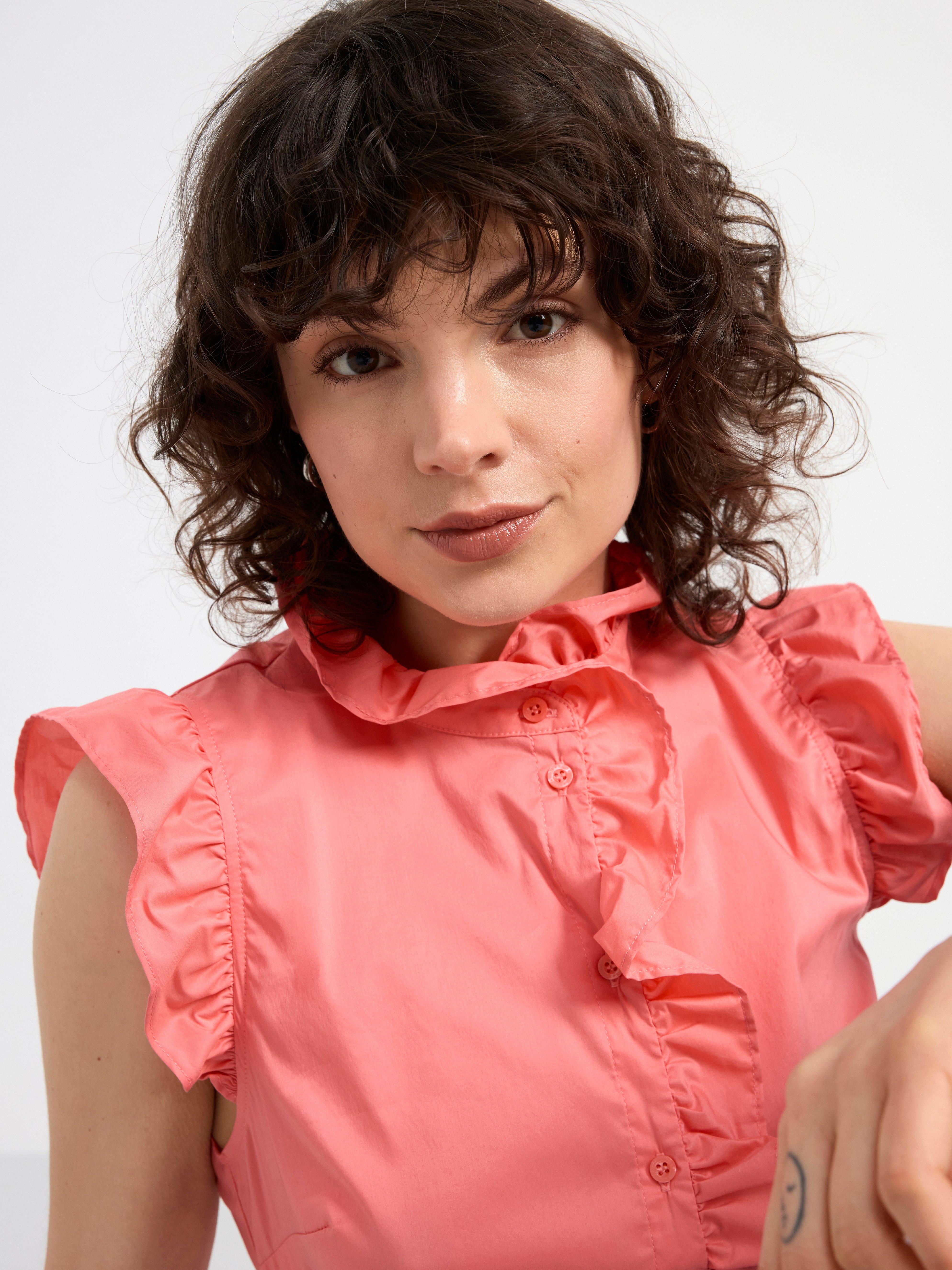 Sleeveless blouse with frills Dark Pink