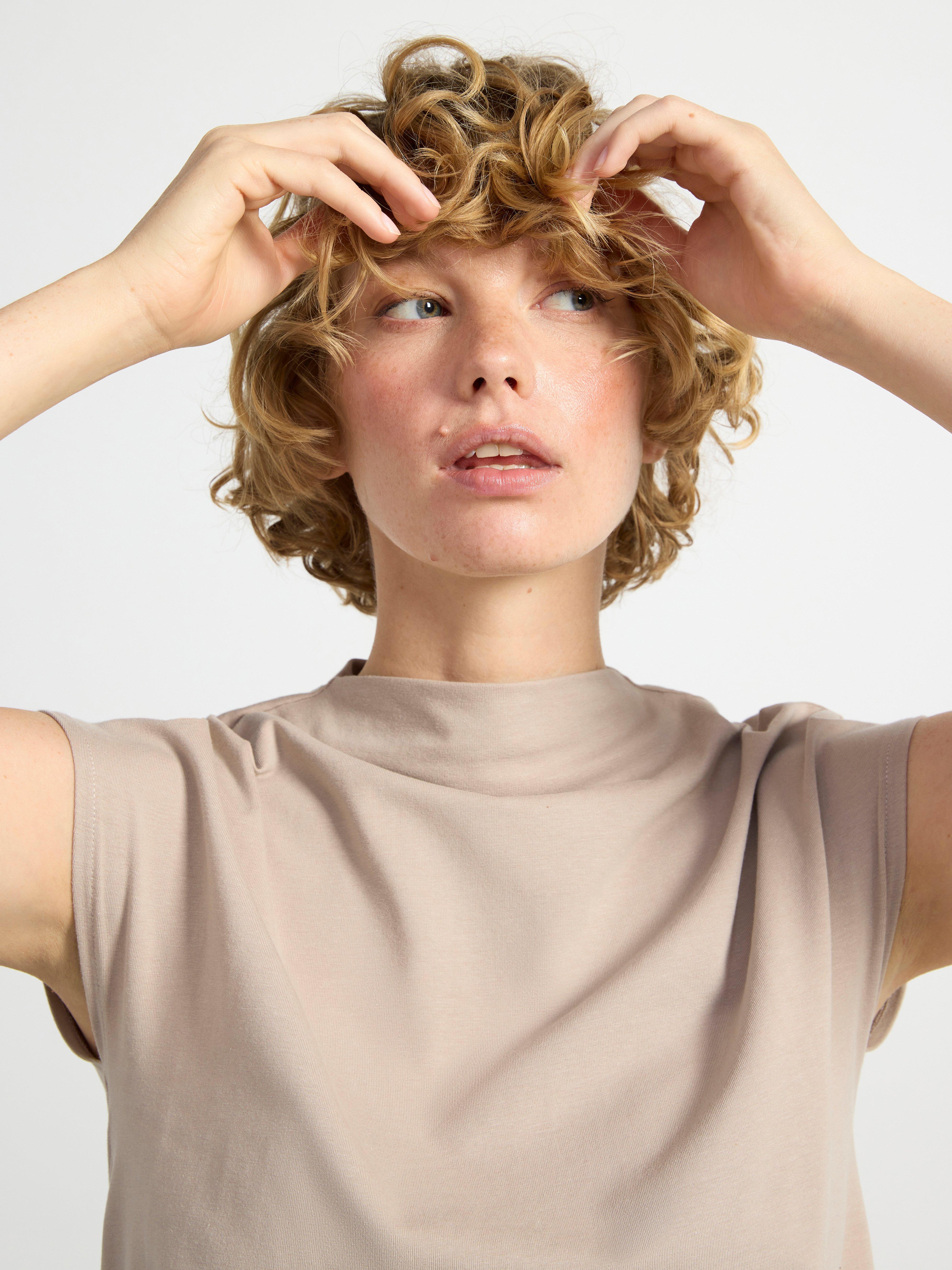 Short sleeve fitted top Light Dusty Beige