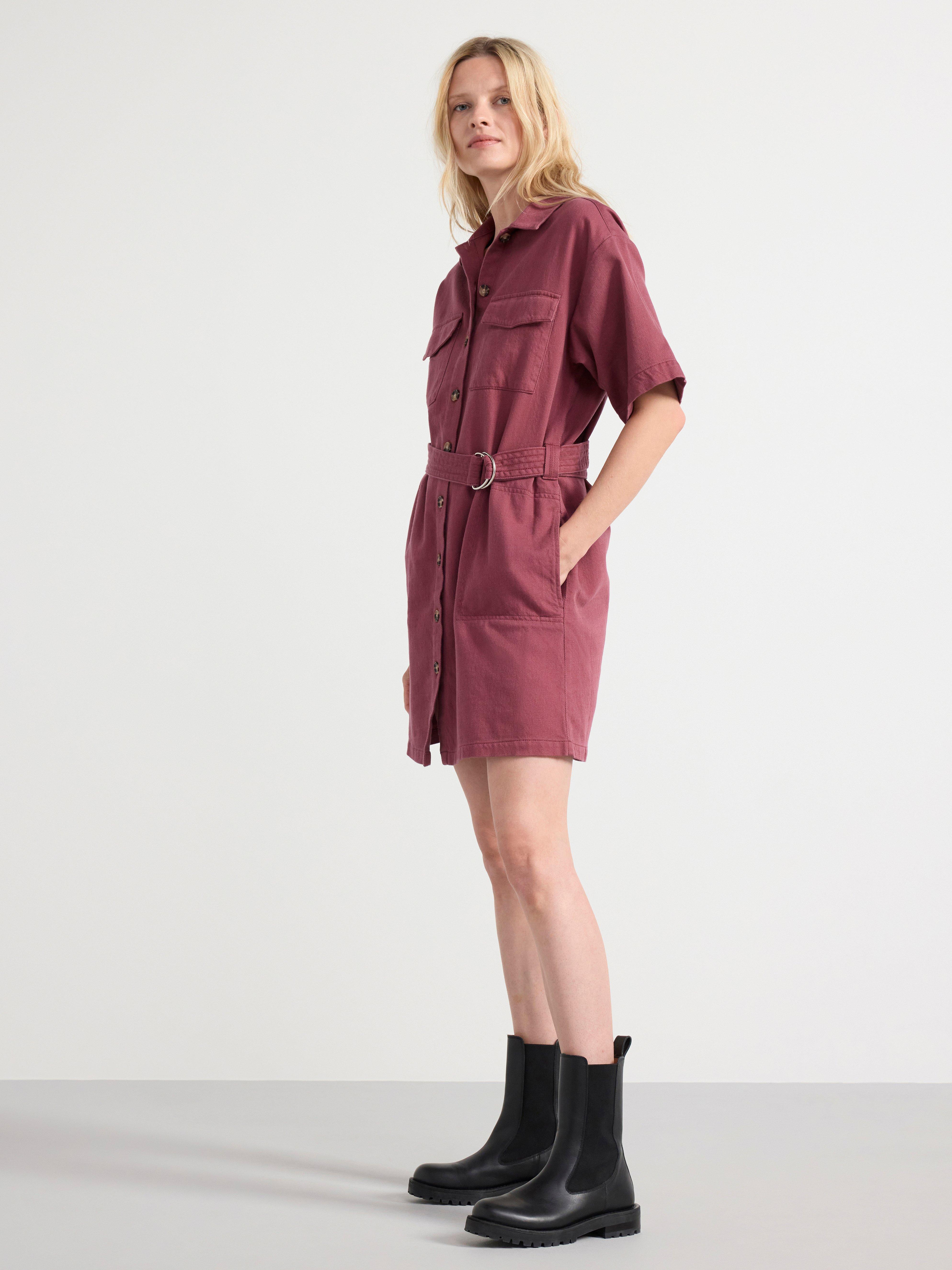Shirt dress with pockets and belt to waist pink