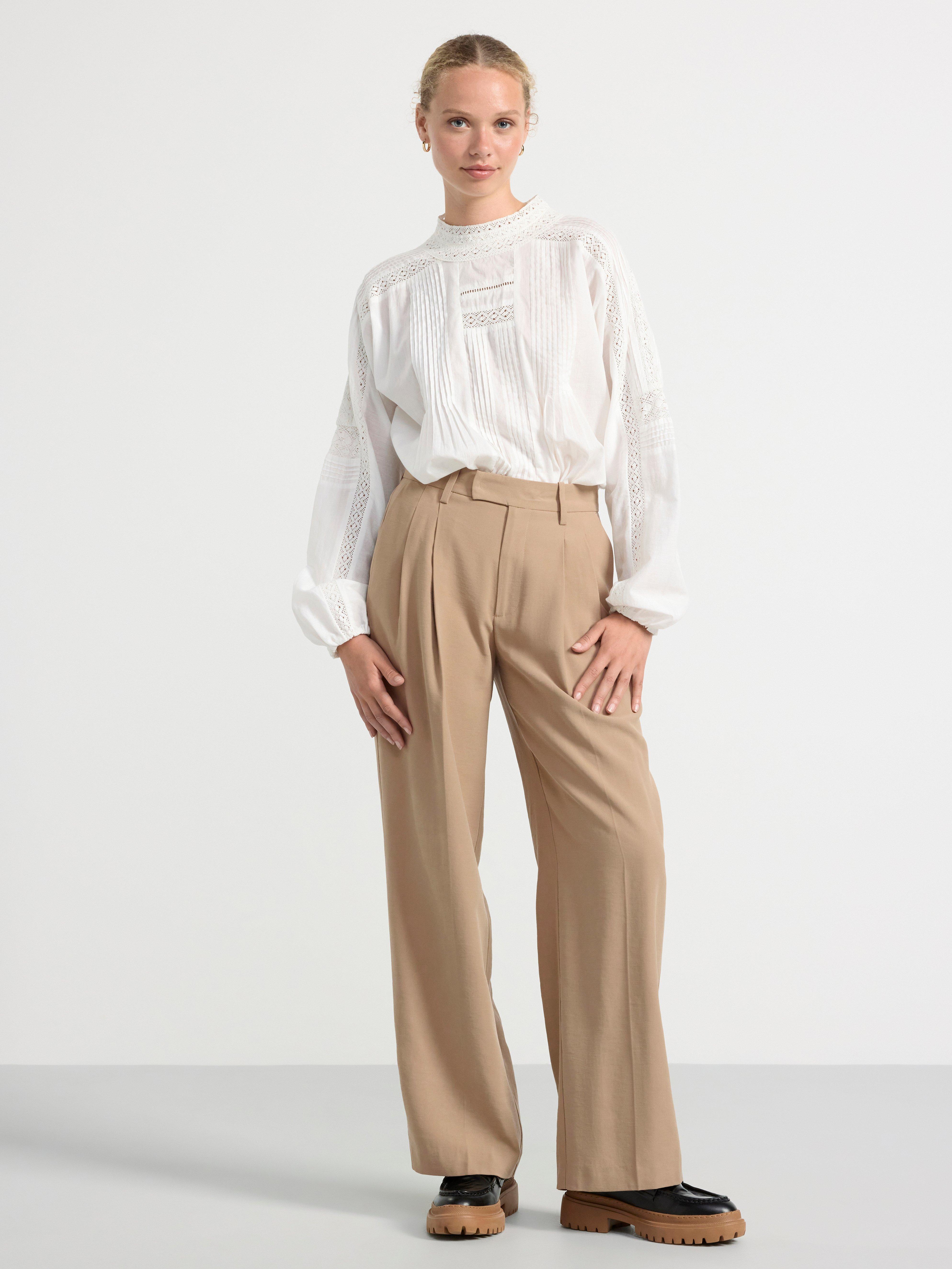 Blouse with lace Off White