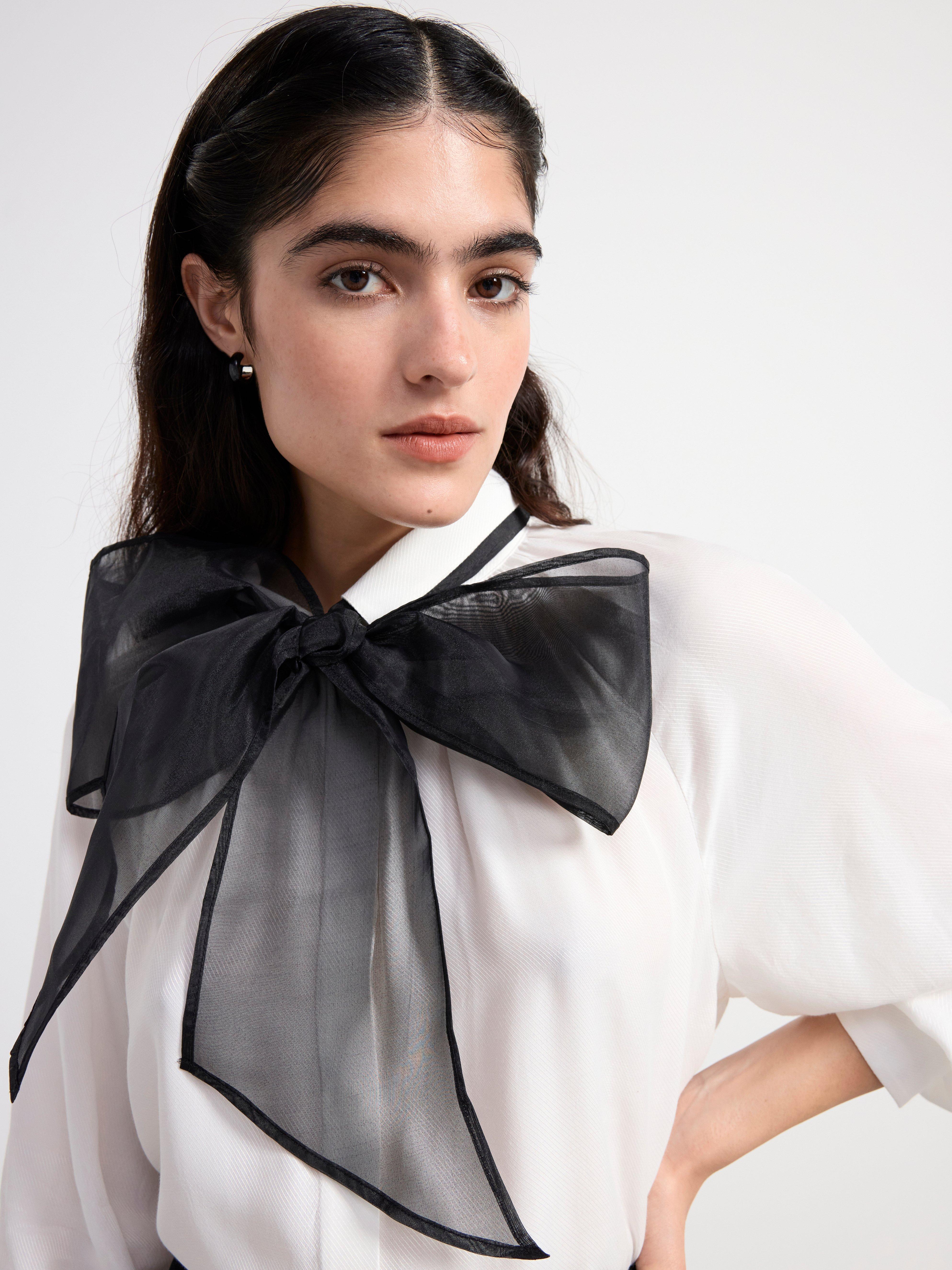 Blouse with bow Off White