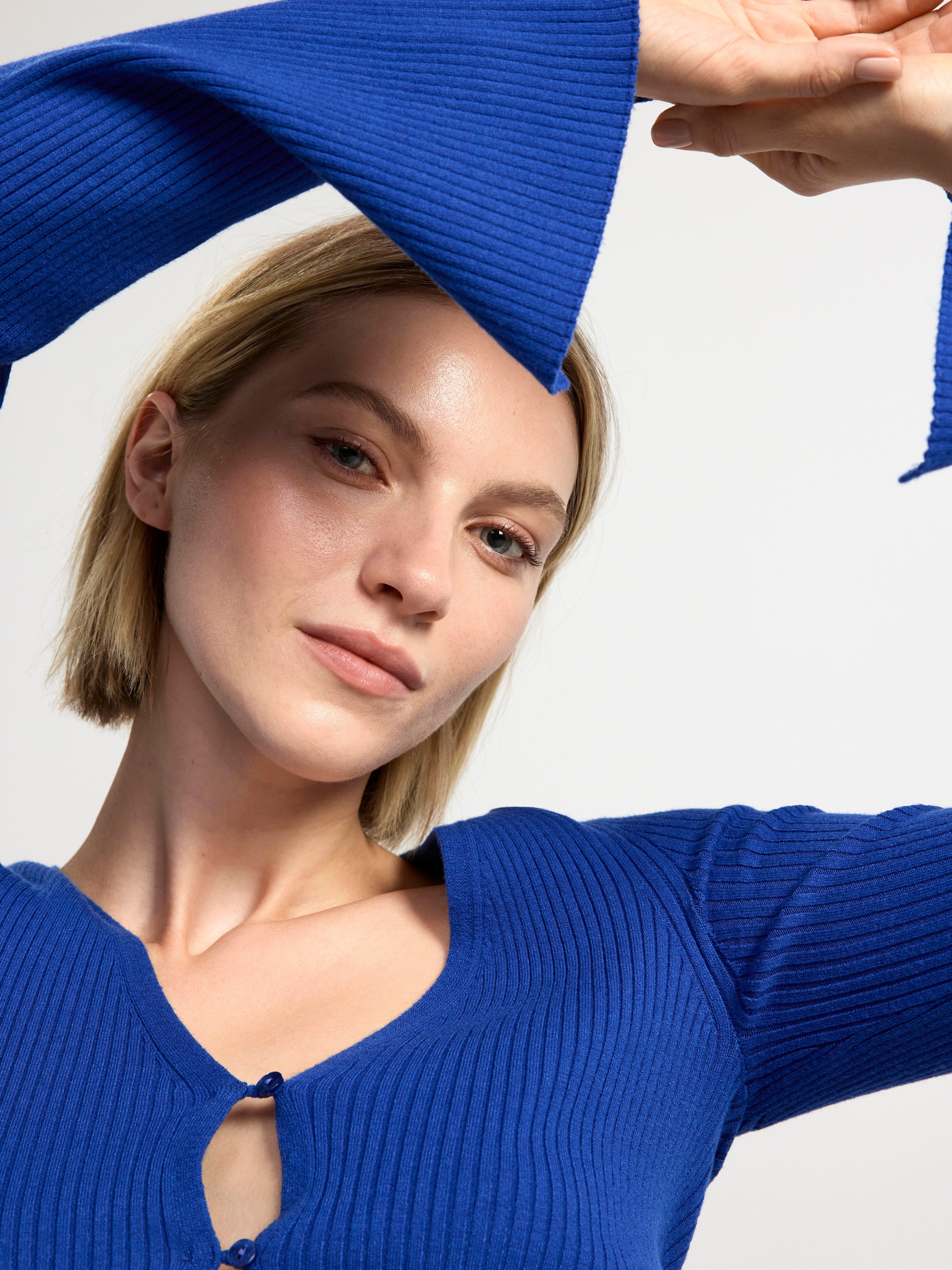 Rib-knitted cardigan blue