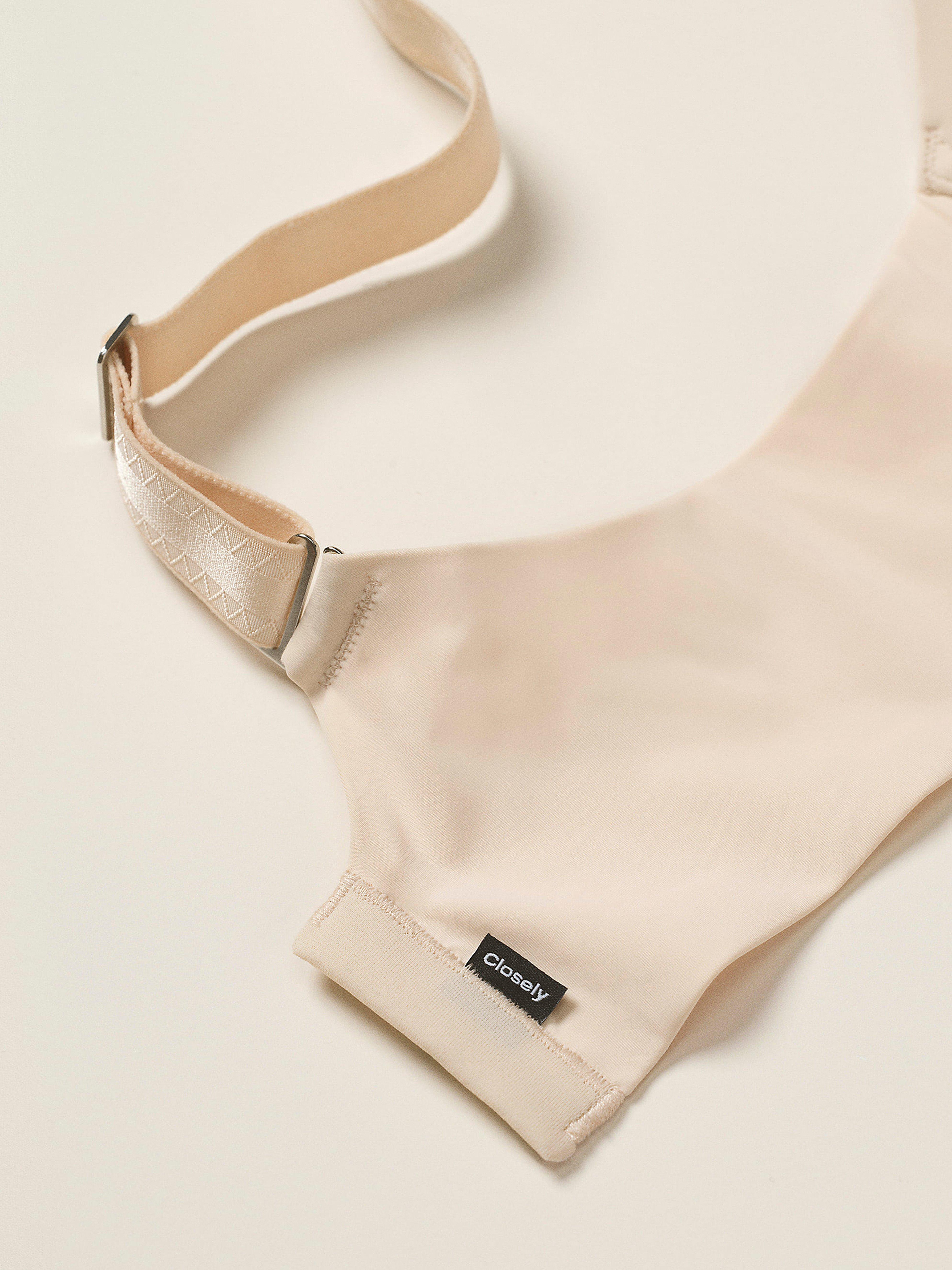 Closely - The T-Shirt Bra Lift Beige