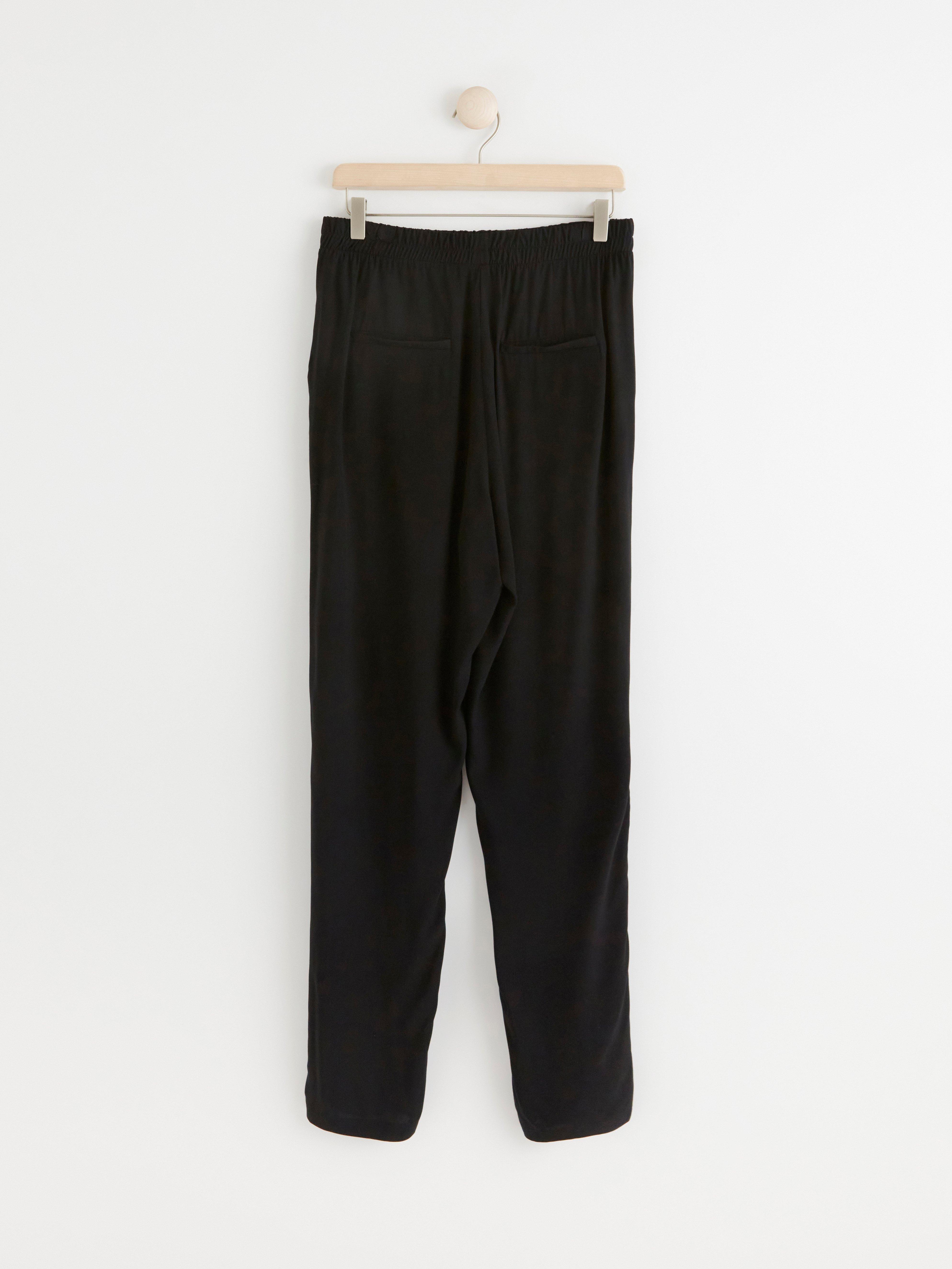 AVA Tapered trousers Black