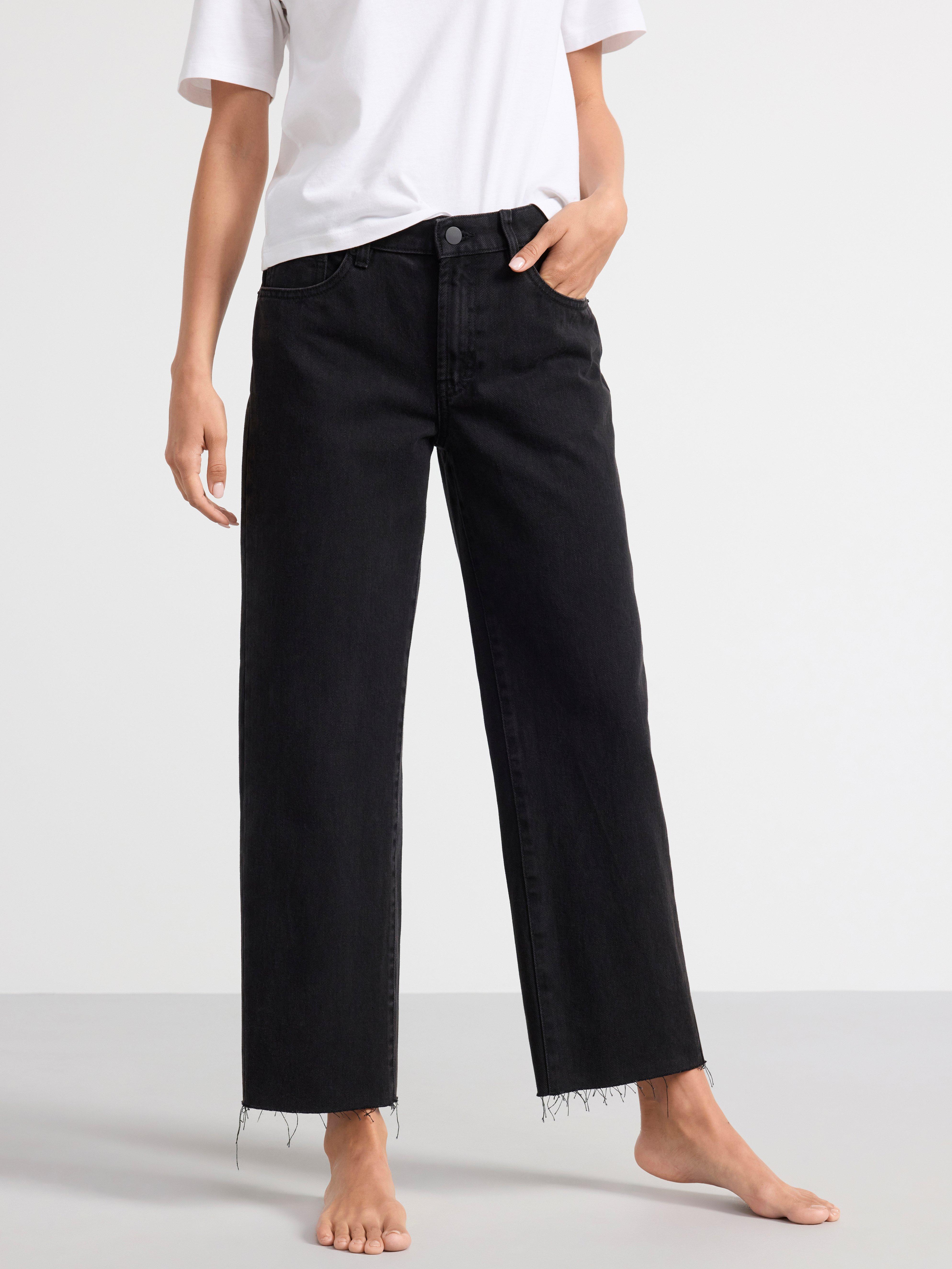 SIA Cropped straight regular waist jeans Black