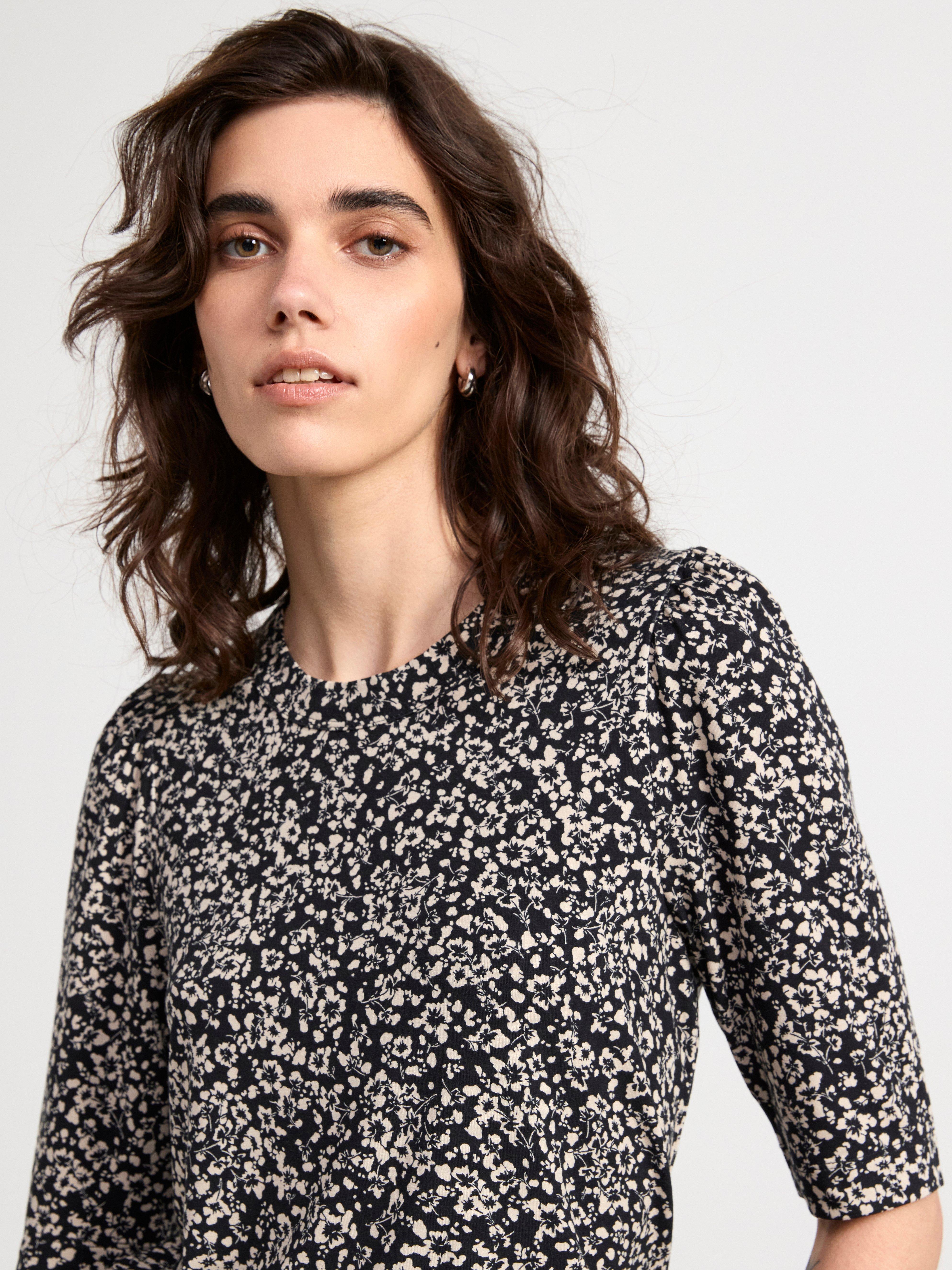 Puff sleeve top Beige