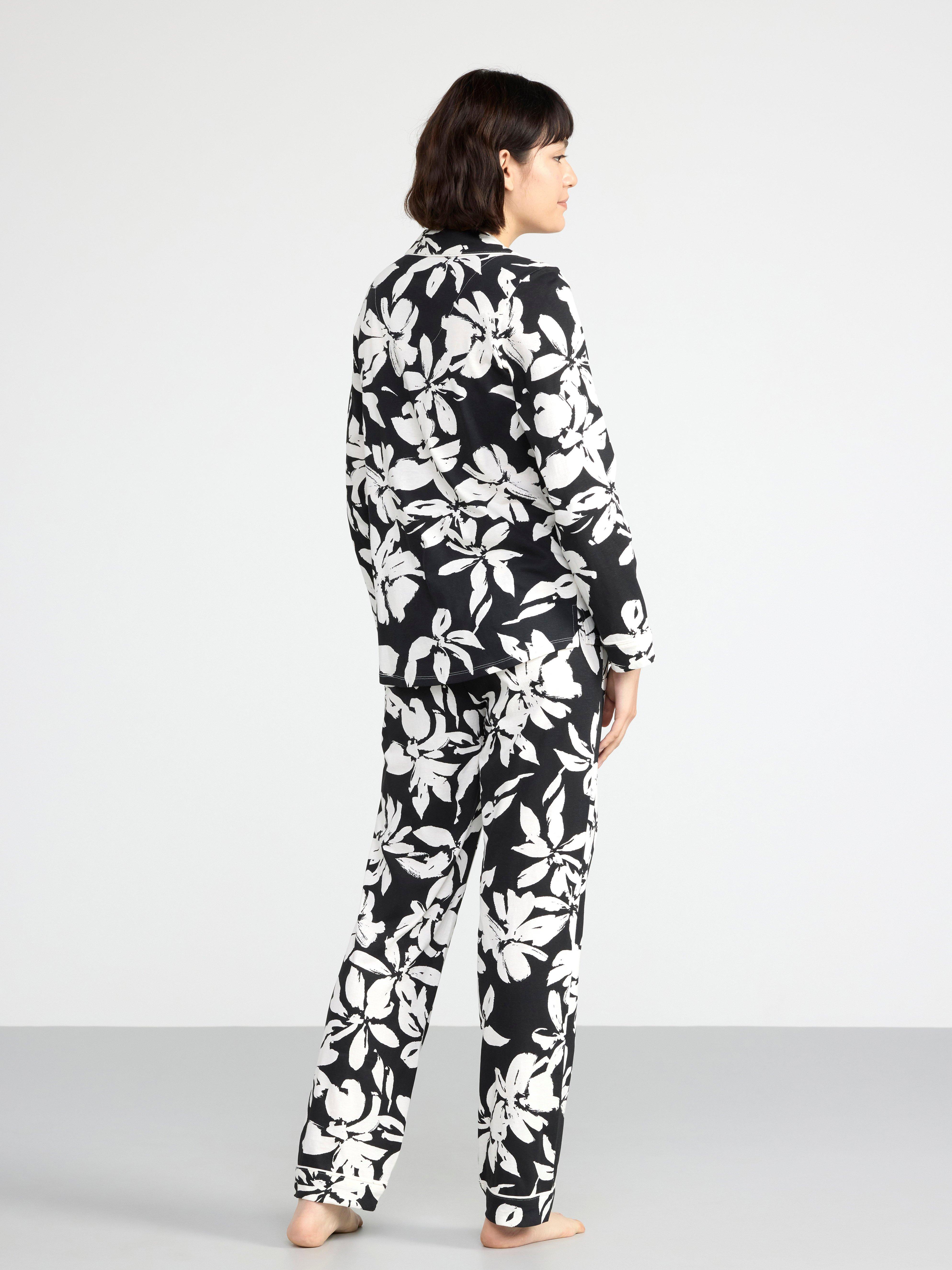 Pyjama set with shirt and trousers. Black