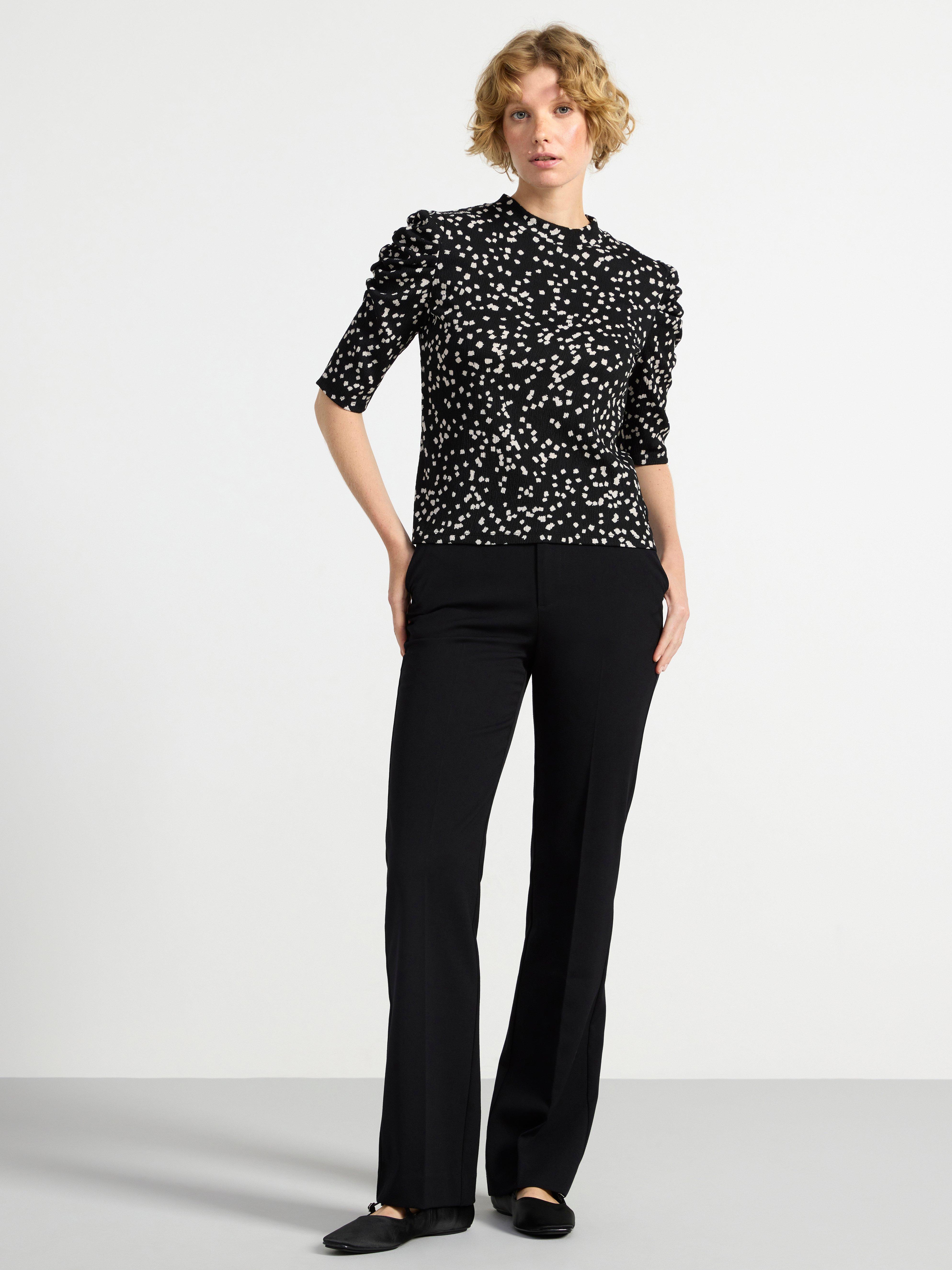 Top with puff sleeves Black