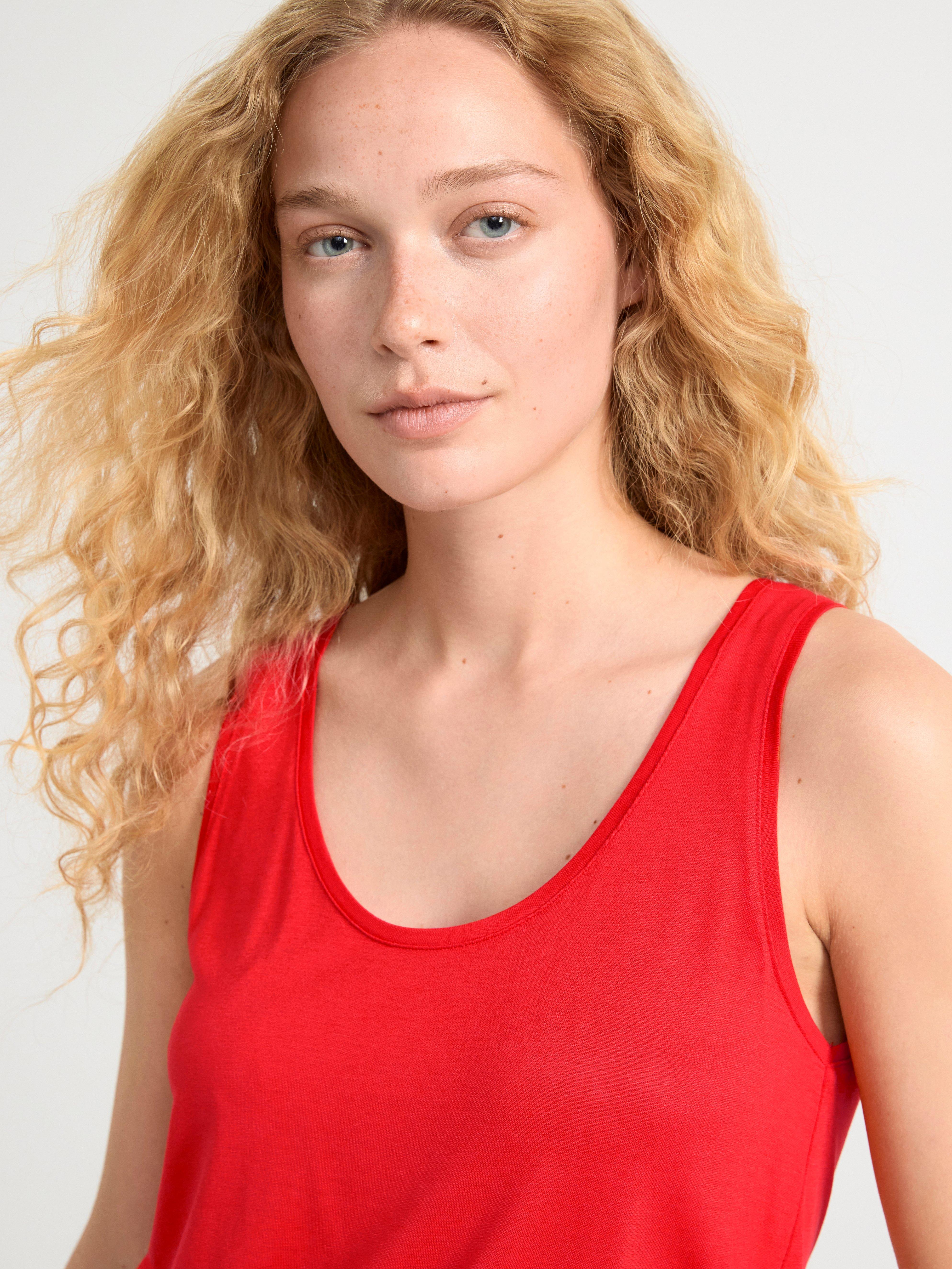 Viscose tank top Strong Red