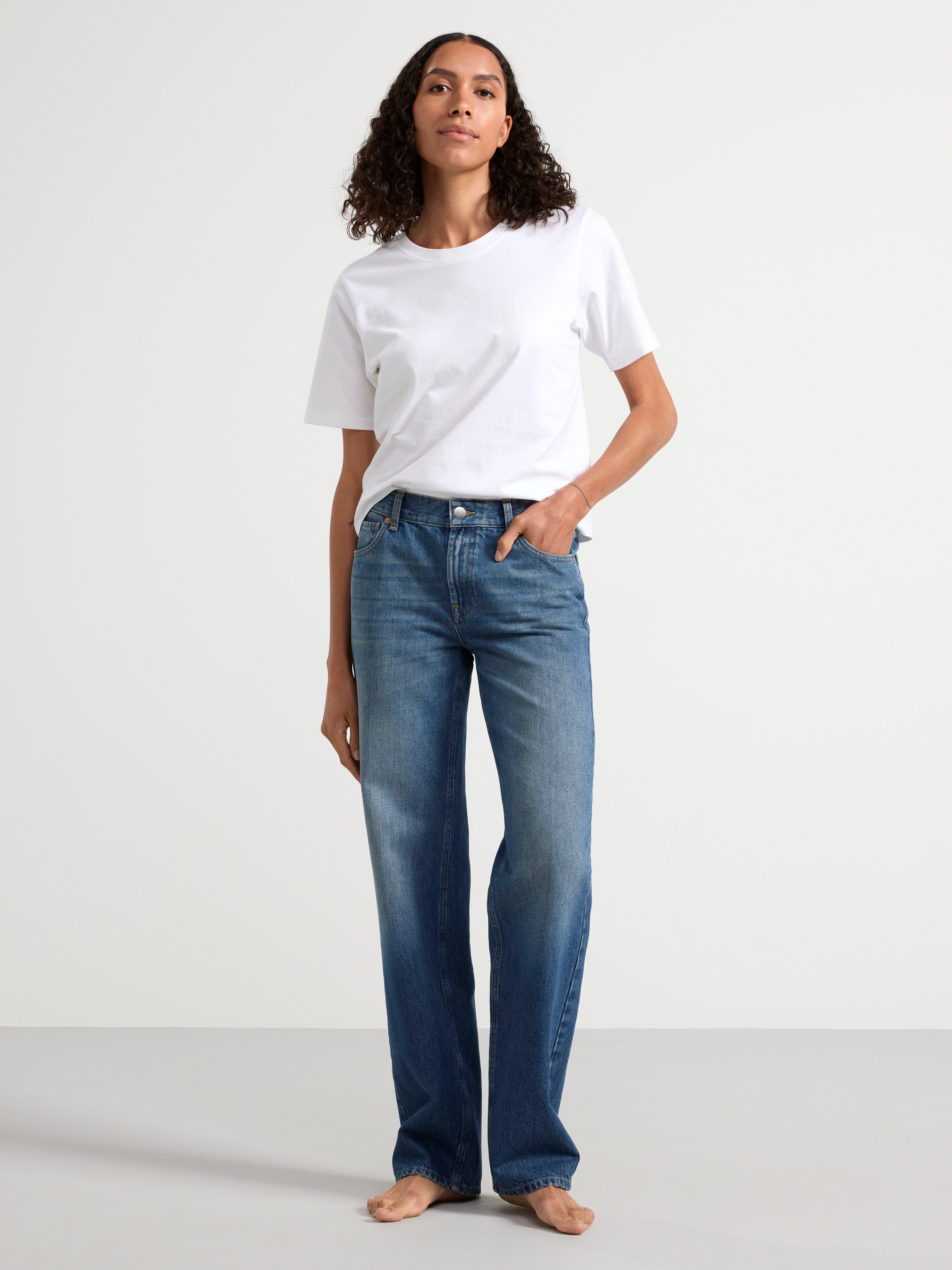 SIA Straight regular waist jeans with extra long legs Dark denim