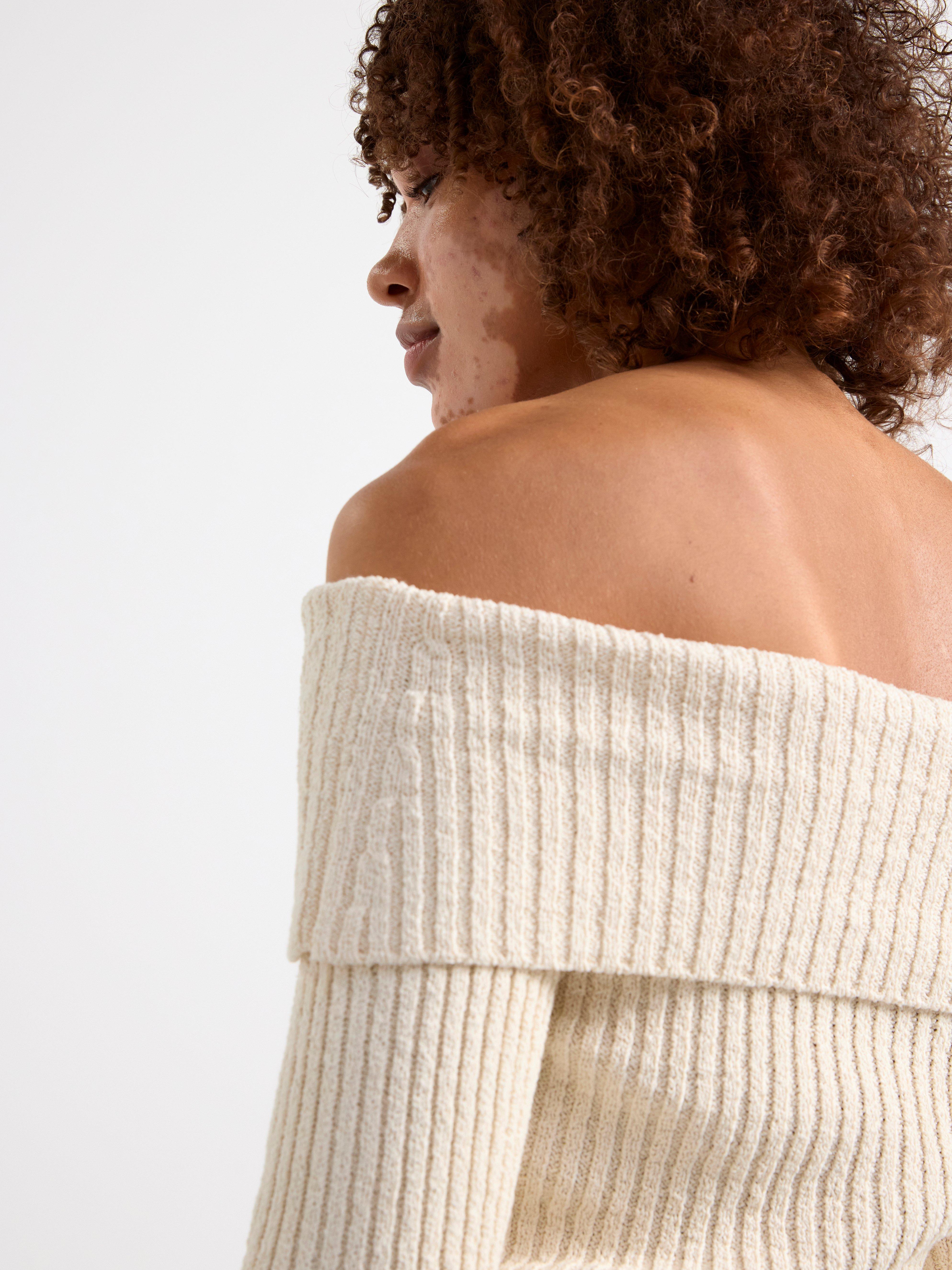 Rib-knitted off-shoulder top white