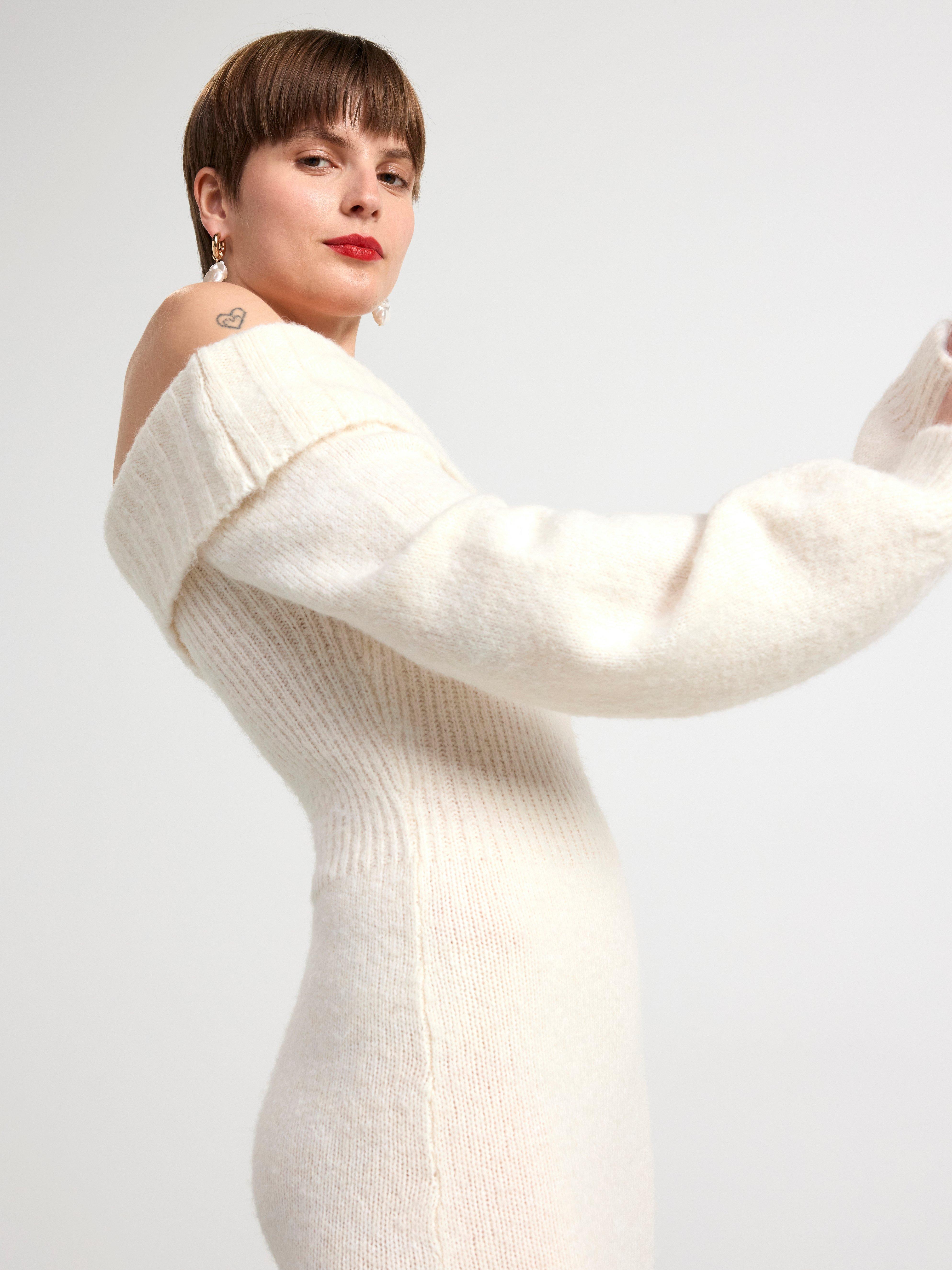 Knitted off shoulder dress Light White