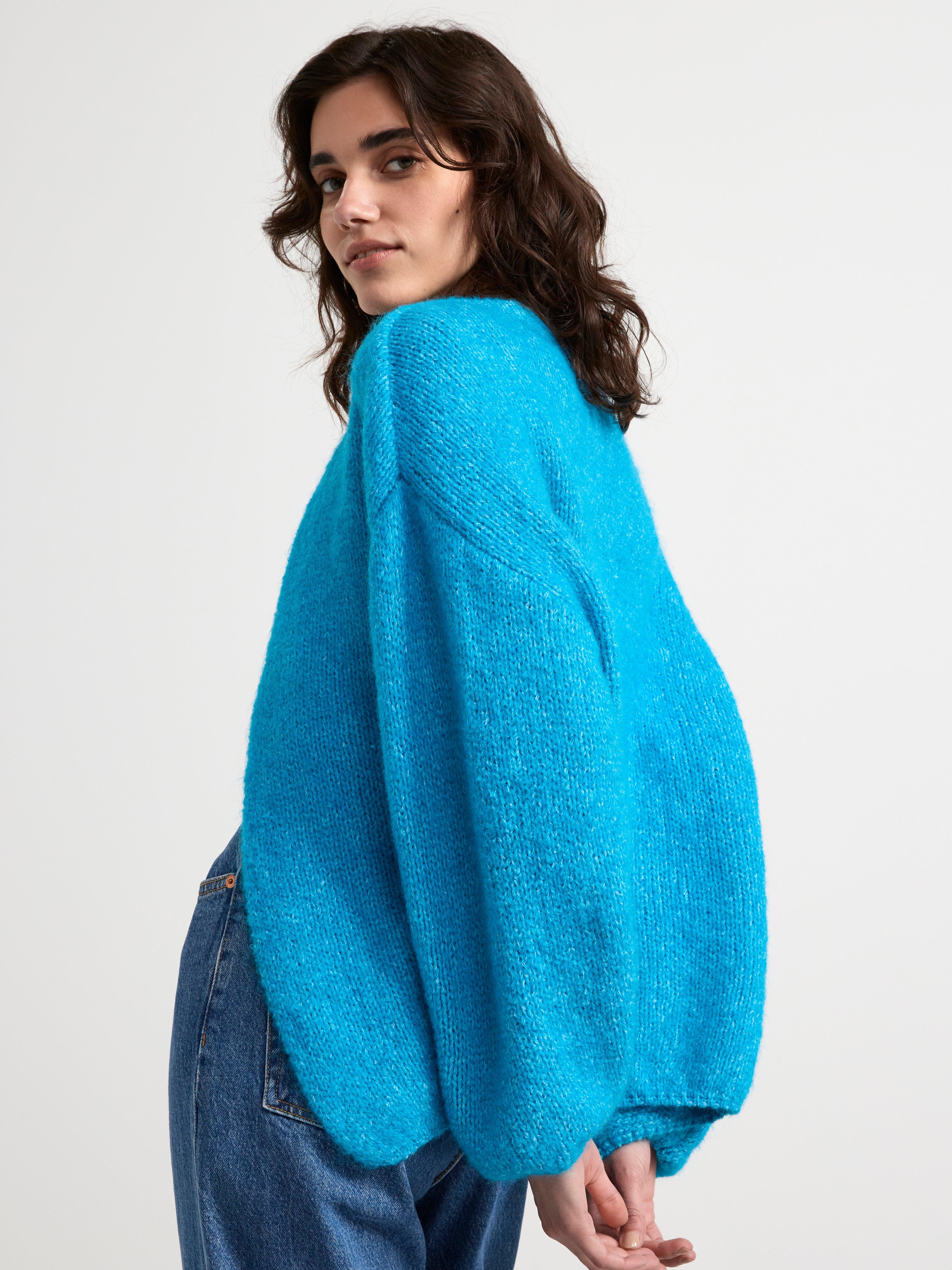 Knitted cardigan turqoise